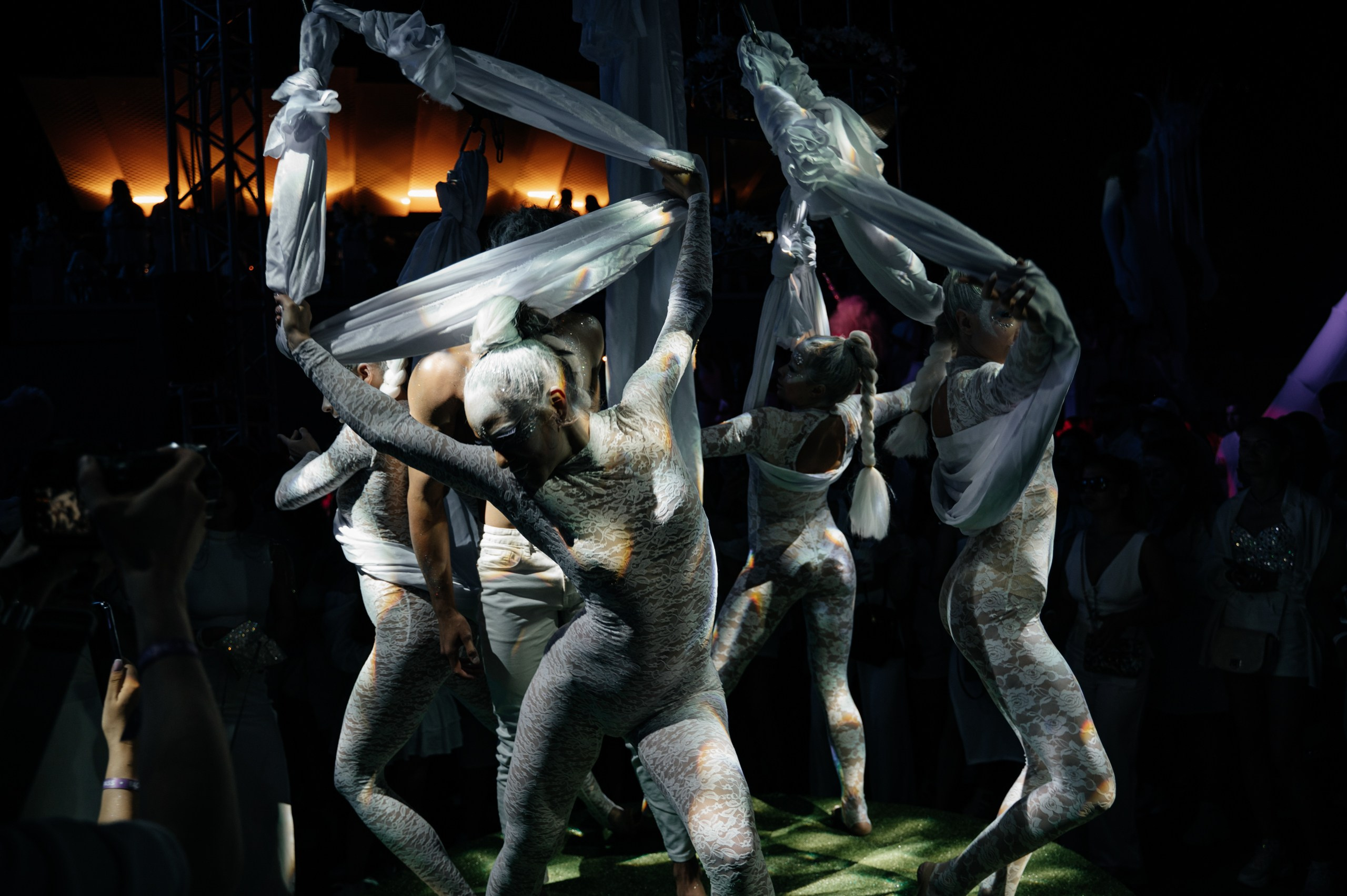 White party. Главная