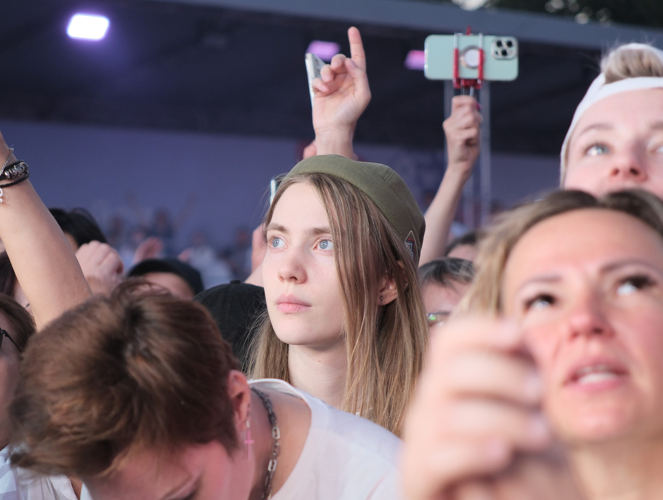 Диана Арбенина (группа «Ночные снайперы») — Москва, МТС Live Лето 2024. RedGeek - блогер и стручњак за образовање и ИТ Кирил Ситнов