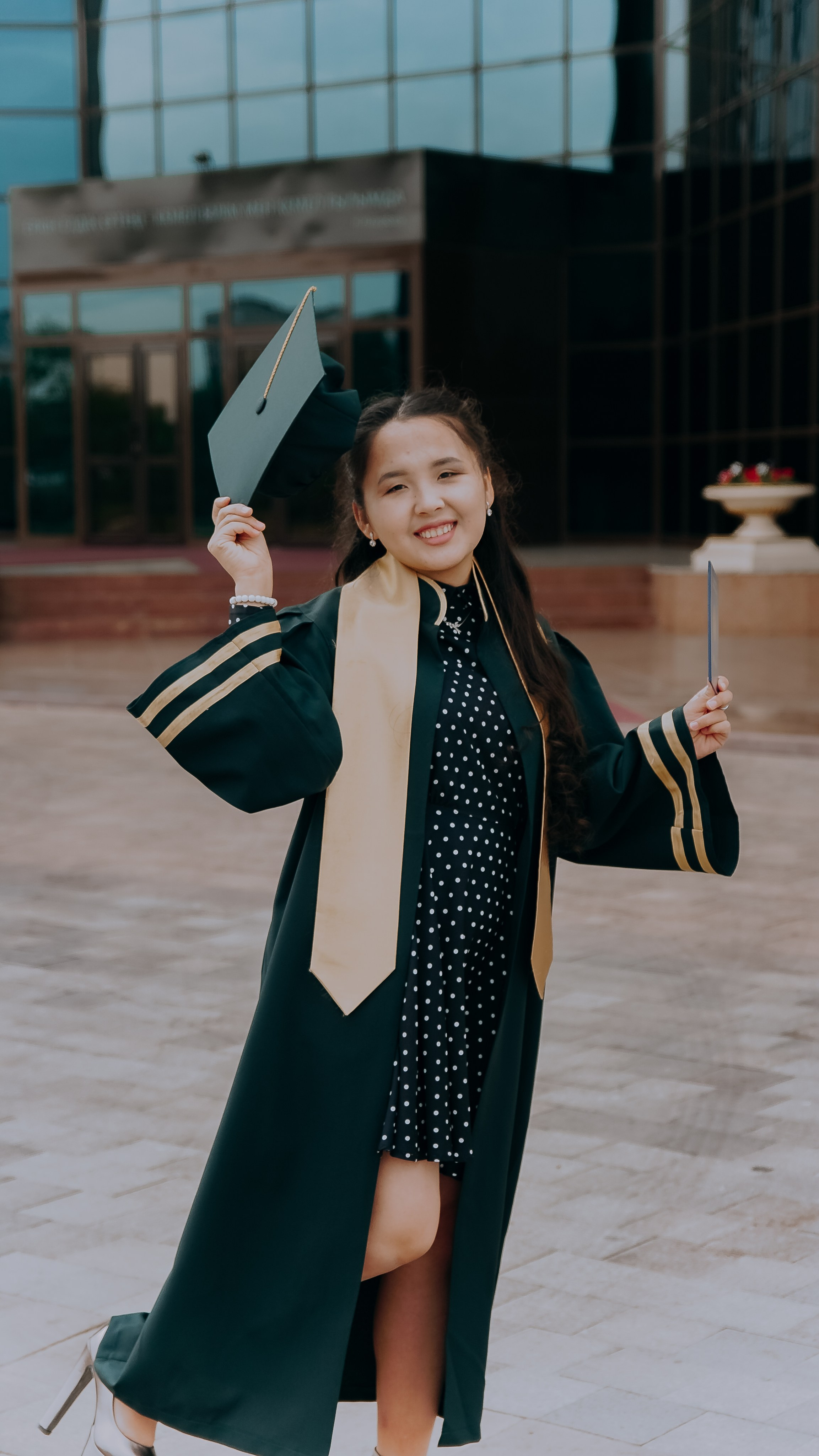 Выручение диплома ЕНУ. Уличный и студийный фотограф в Астане Ержанов Нурасыл