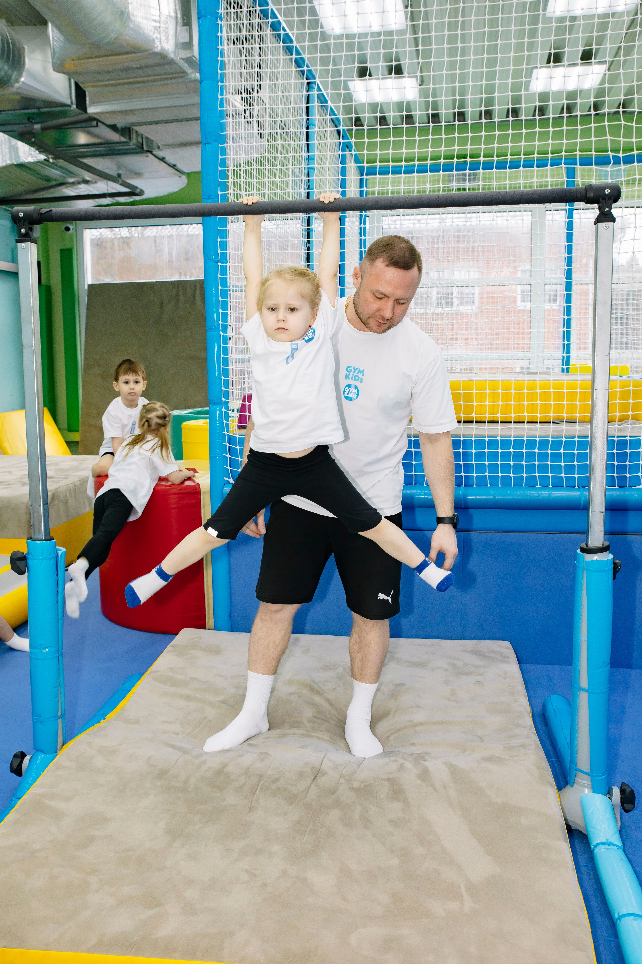 Соревнования по гимнастике в Gymkids Звенигород. Профессиональный фотограф в Москве | Заказать фотосессию и съемку