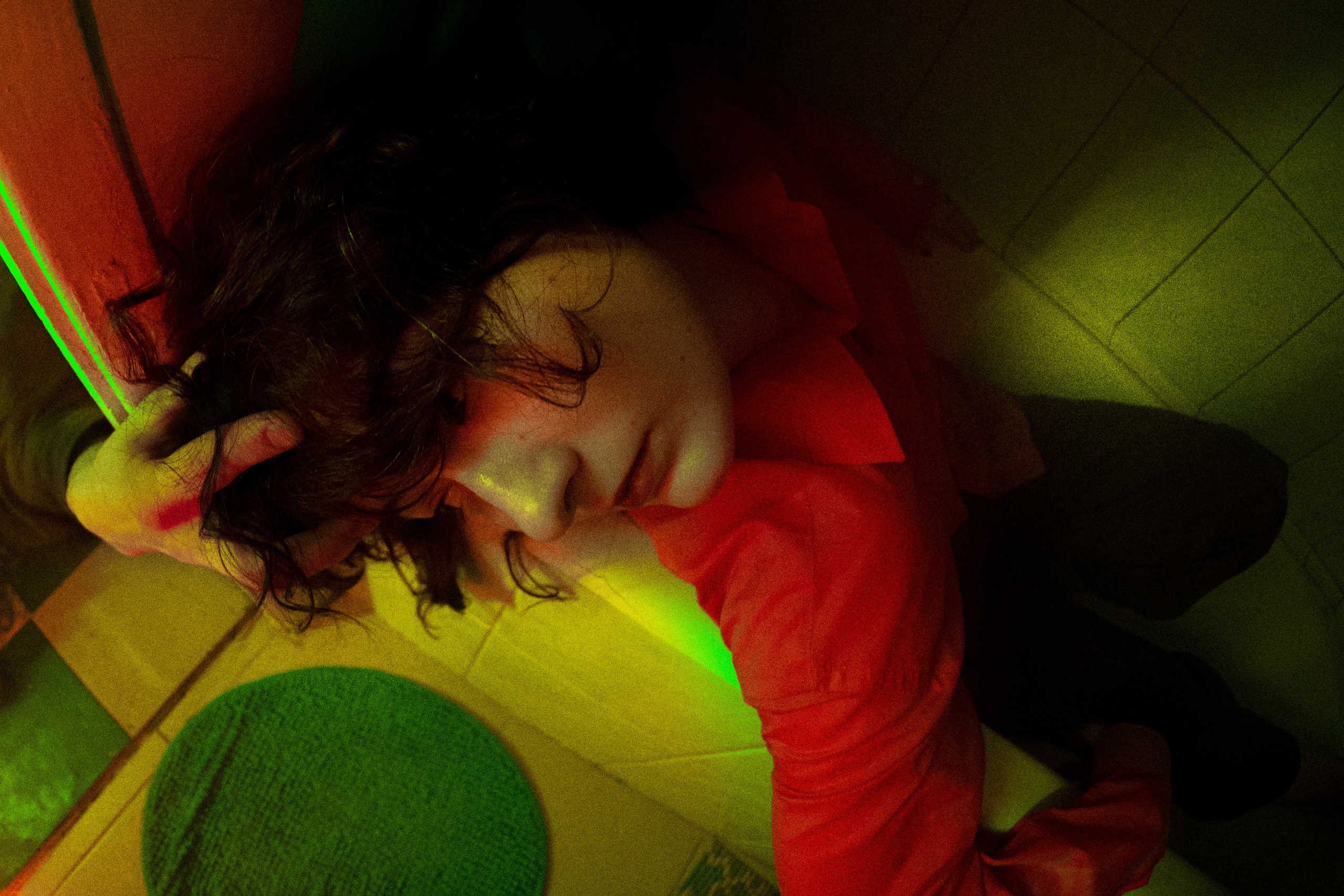 ШАР В СТОЛЕ. Berman Euginia