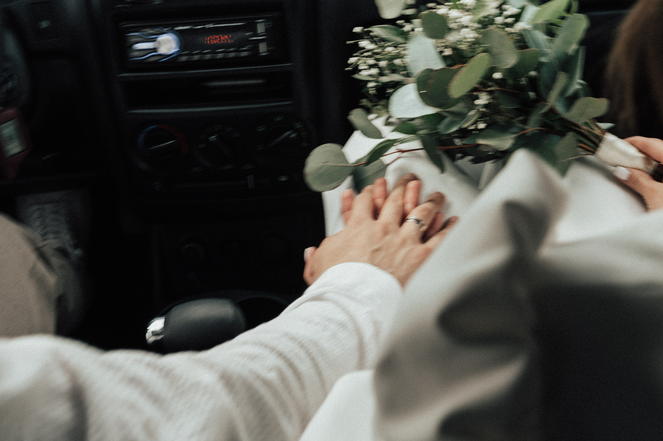 Свадебные фотографии. Фотограф в Барнауле Дарья Бутурлакина. Люби.Цени.Касайся