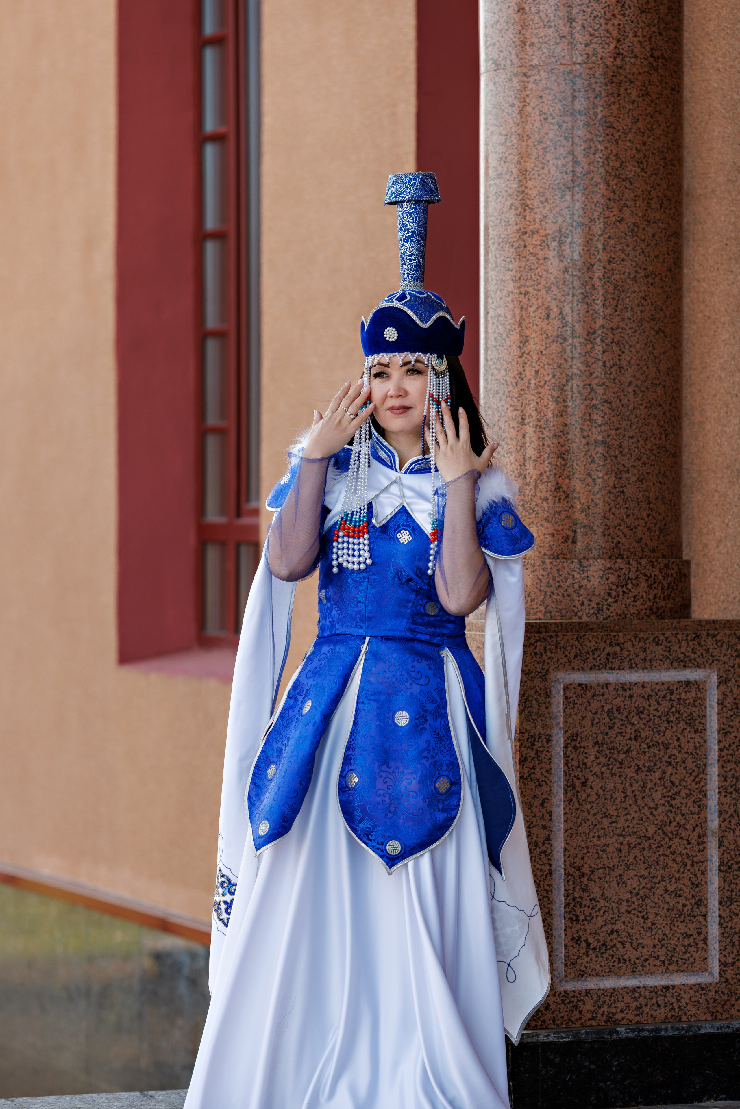 В национальных костюмах. Организую и проведу любые фотосессии в солнечной Бурятии, в Улан-Удэ!