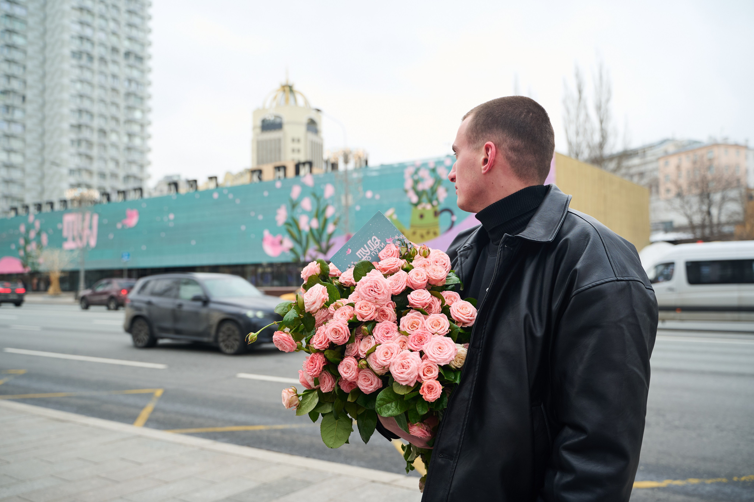 Раздача цветов в метро. Белова Полина — фотограф в Туле