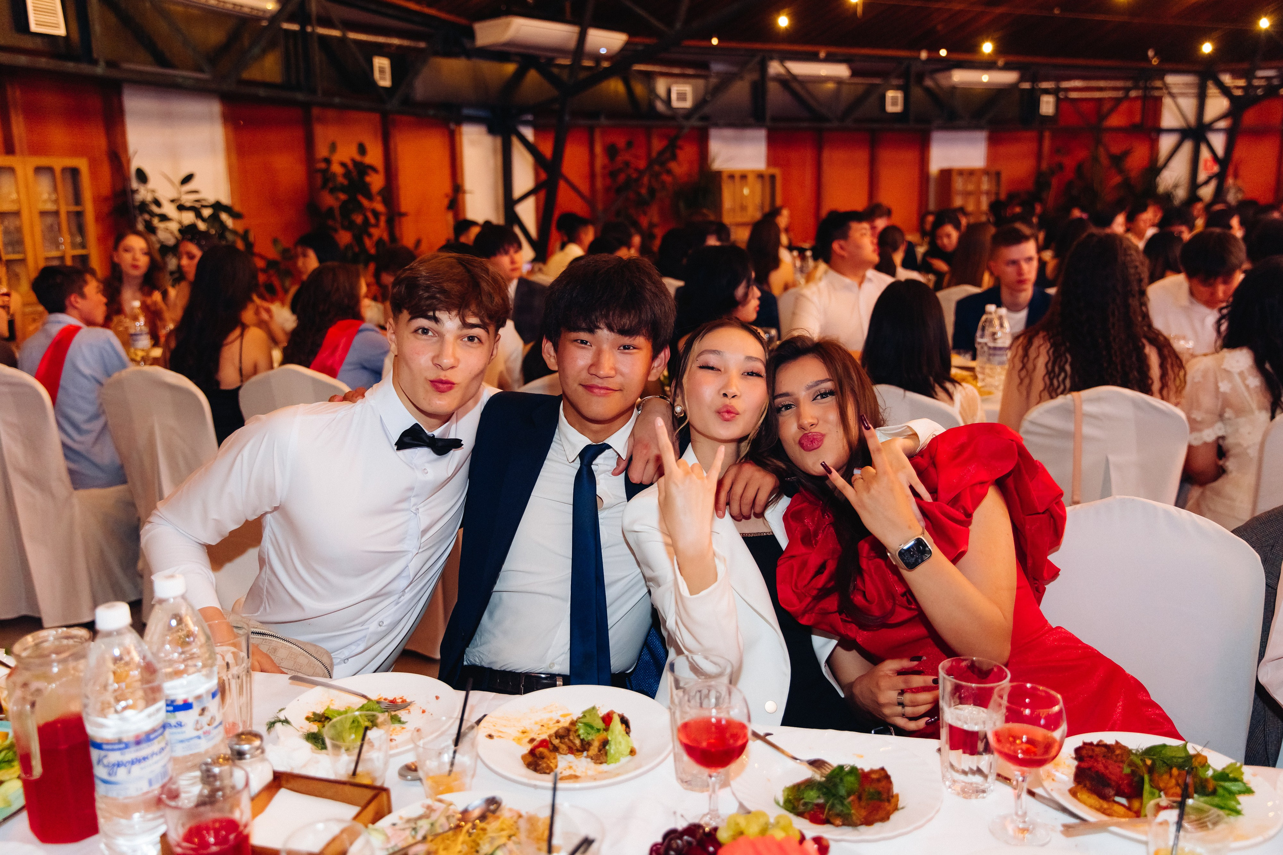 Выпускной вечер. 49 школа. Баран на корове. Свадебный и семейный фотограф в Улан-Удэ