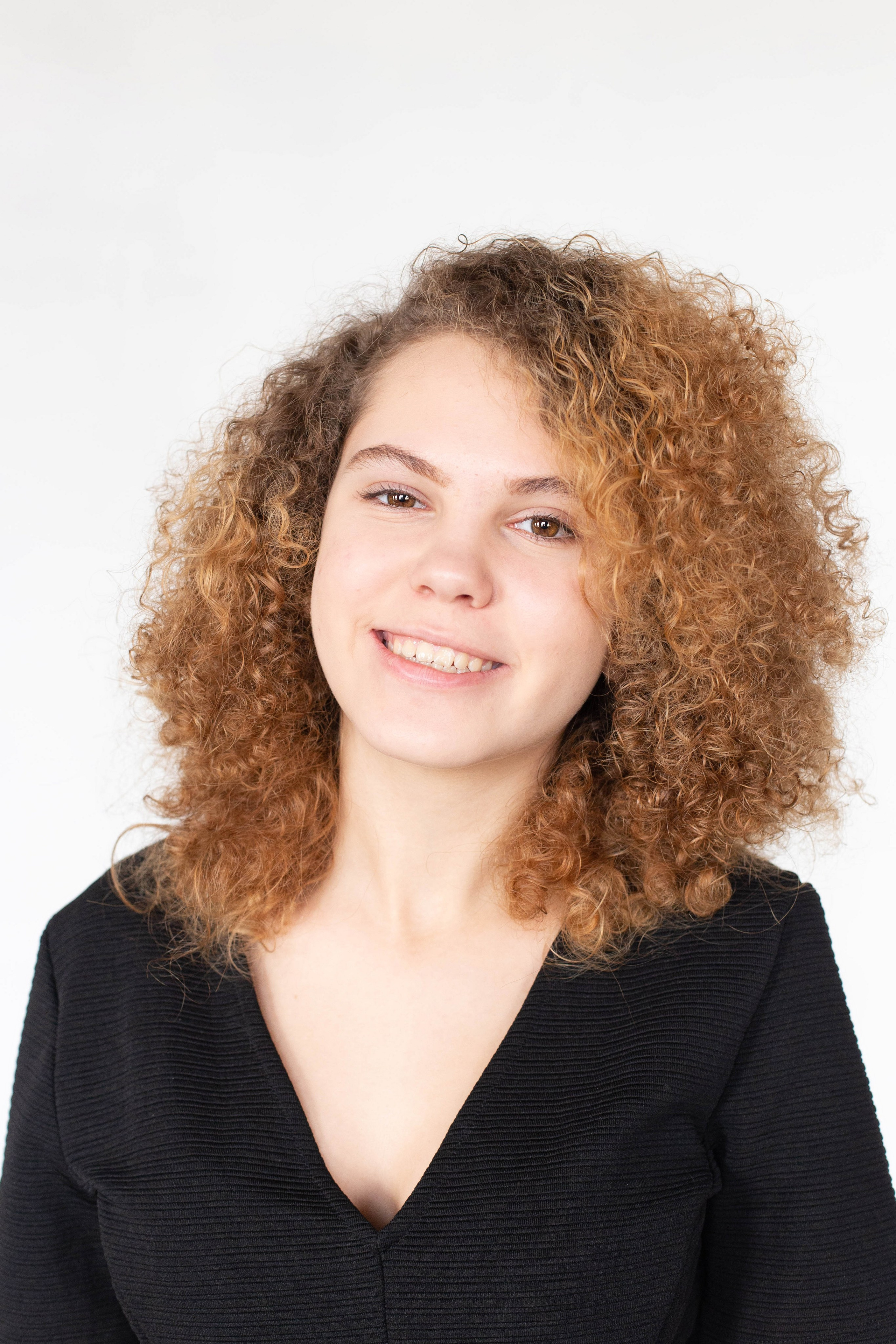 Профессиональная съемка моделей в сочинской фотостудии для модельного агентства, полароиды, снепы, снэпы. Предметный и фудфотограф в Сочи Дарина Погодаева