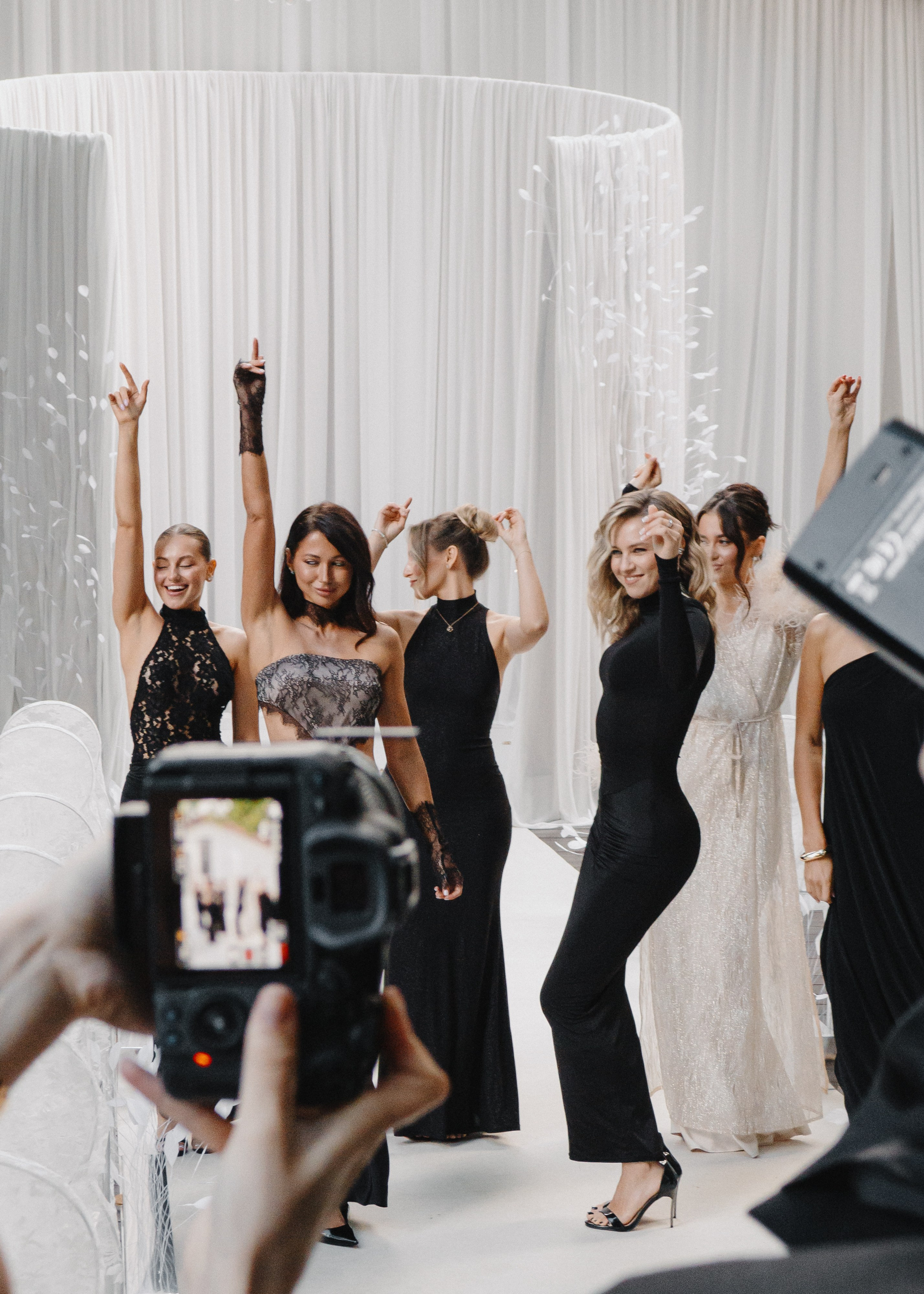 @specialmoments.events. Свадебный и репортажный фотограф в Москве Владимир Сергеев | Naysaikolo