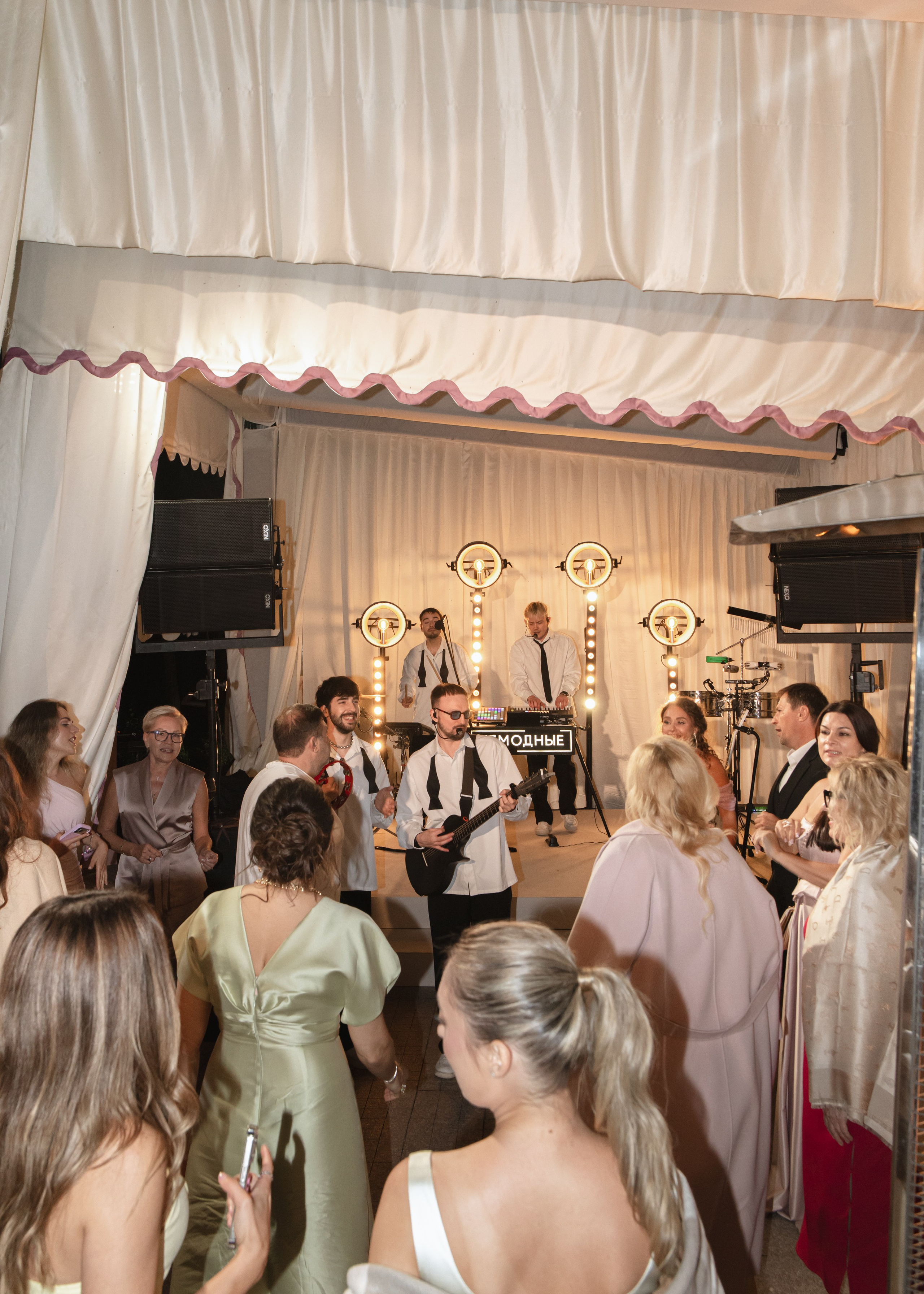 @bonweddings. Свадебный и репортажный фотограф в Москве Владимир Сергеев | Naysaikolo