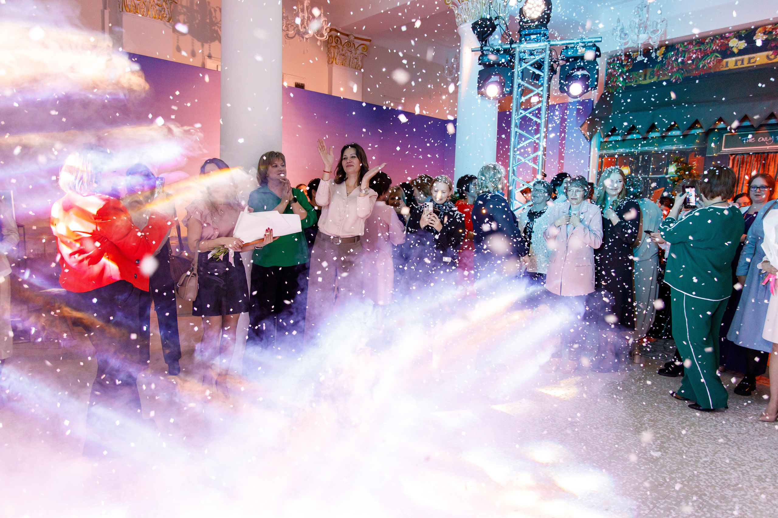 Награждение победителя конкурса «Учитель Года» г. Горнозаводск. Фотограф Дмитрий Молчанов | Фотограф Пермь | Фотограф