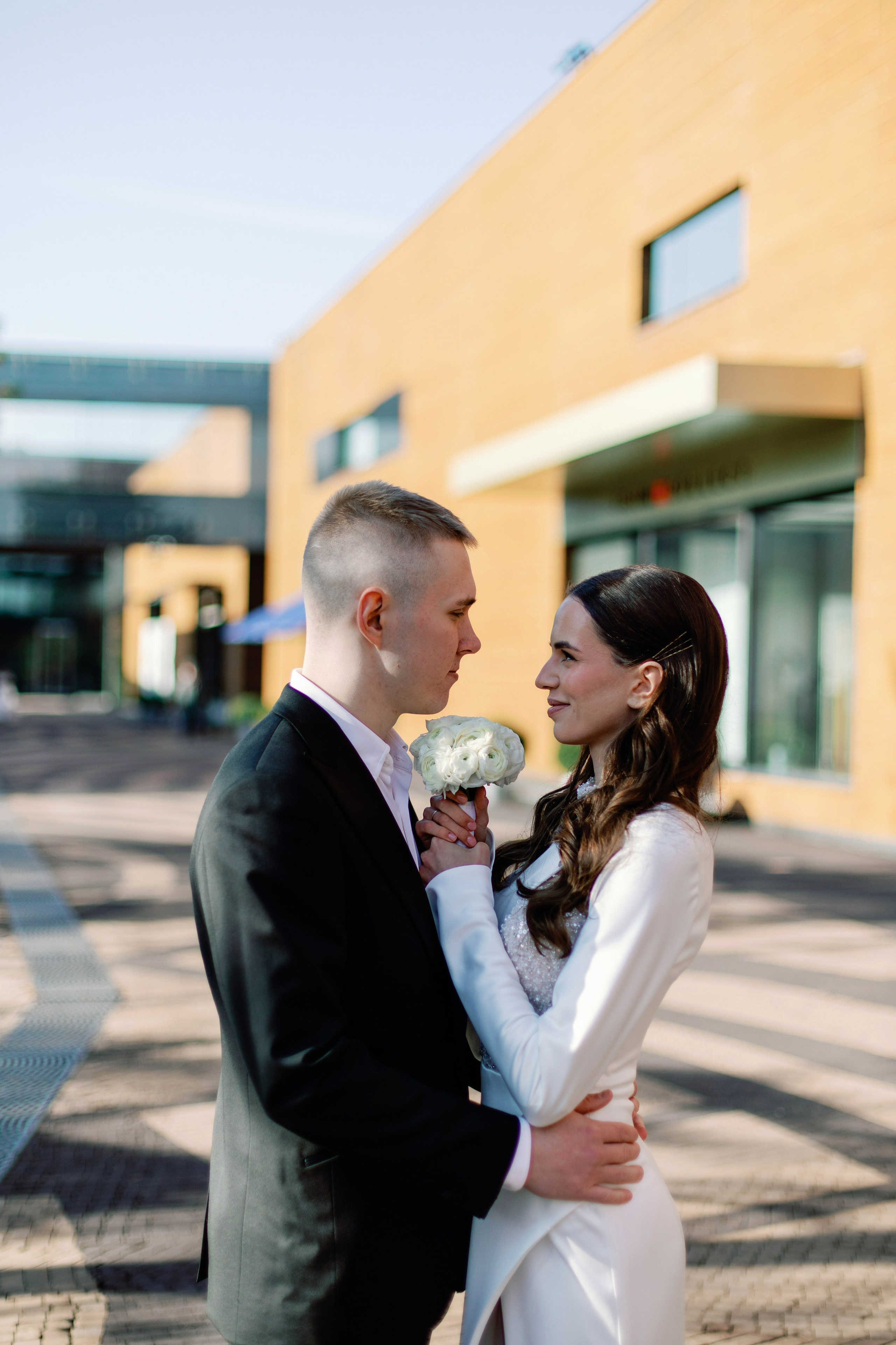 Свадьба для двоих в Москве, фотосессия на крыше, сборы, прогулка в Barvikha Luxury Village