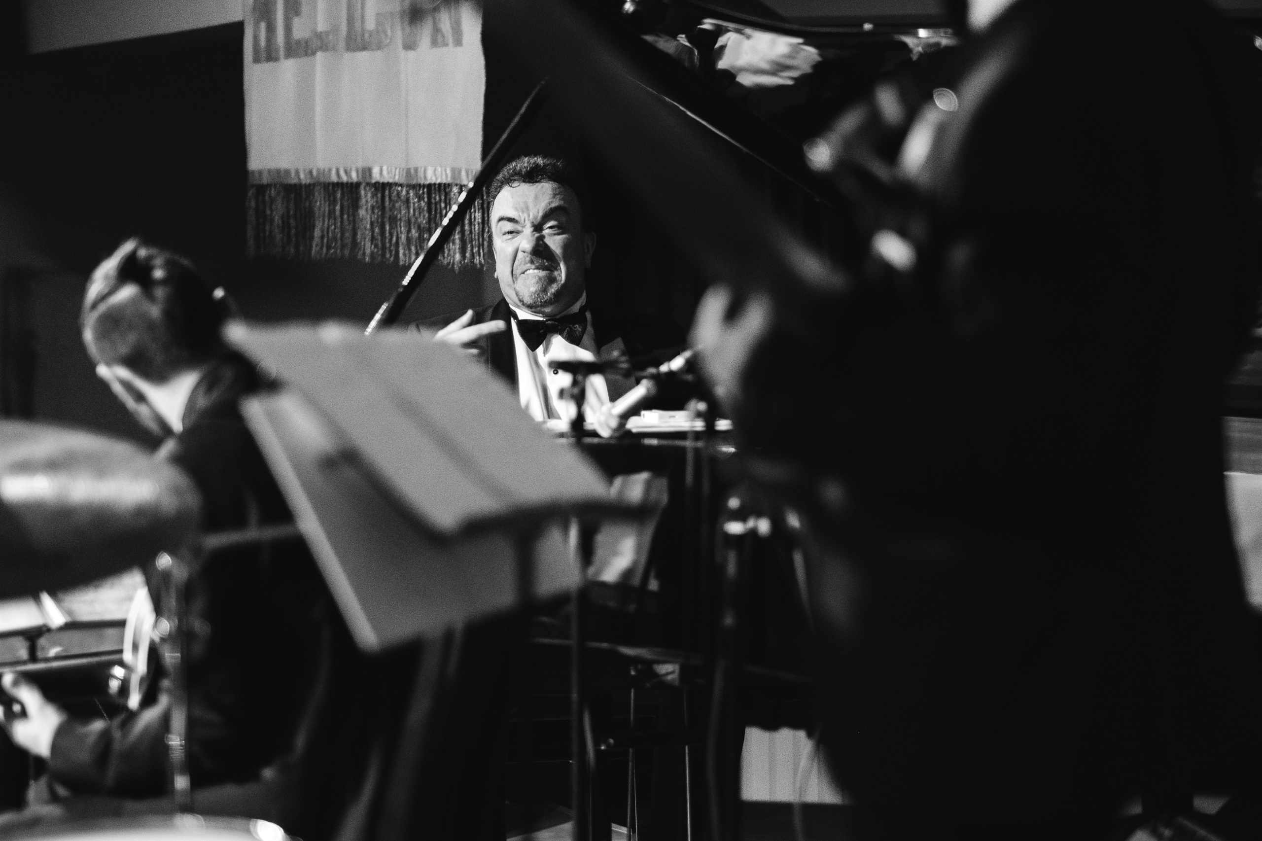 Концертный фотограф Виктор Гагарин. Снимаю крутые концерты в Сибири. Профессиональный фотограф Виктор Гагарин — Промышленная, Event, Портретная, Репортажная съемка в Новокузнецке, Кемерово, Новосибирске