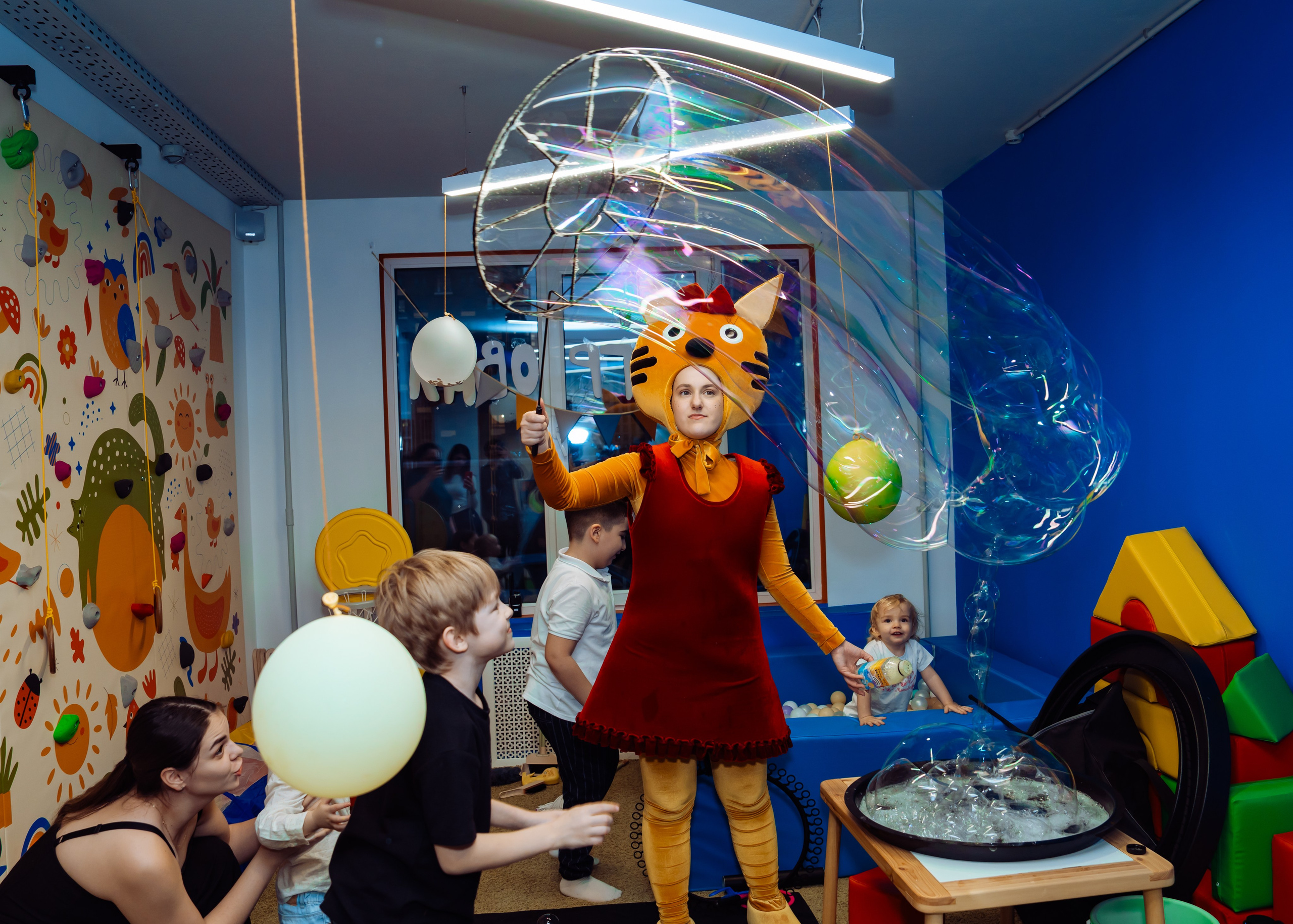 Карамелька в гостях у Романа. Крамер Юлиана детский и семейный фотограф