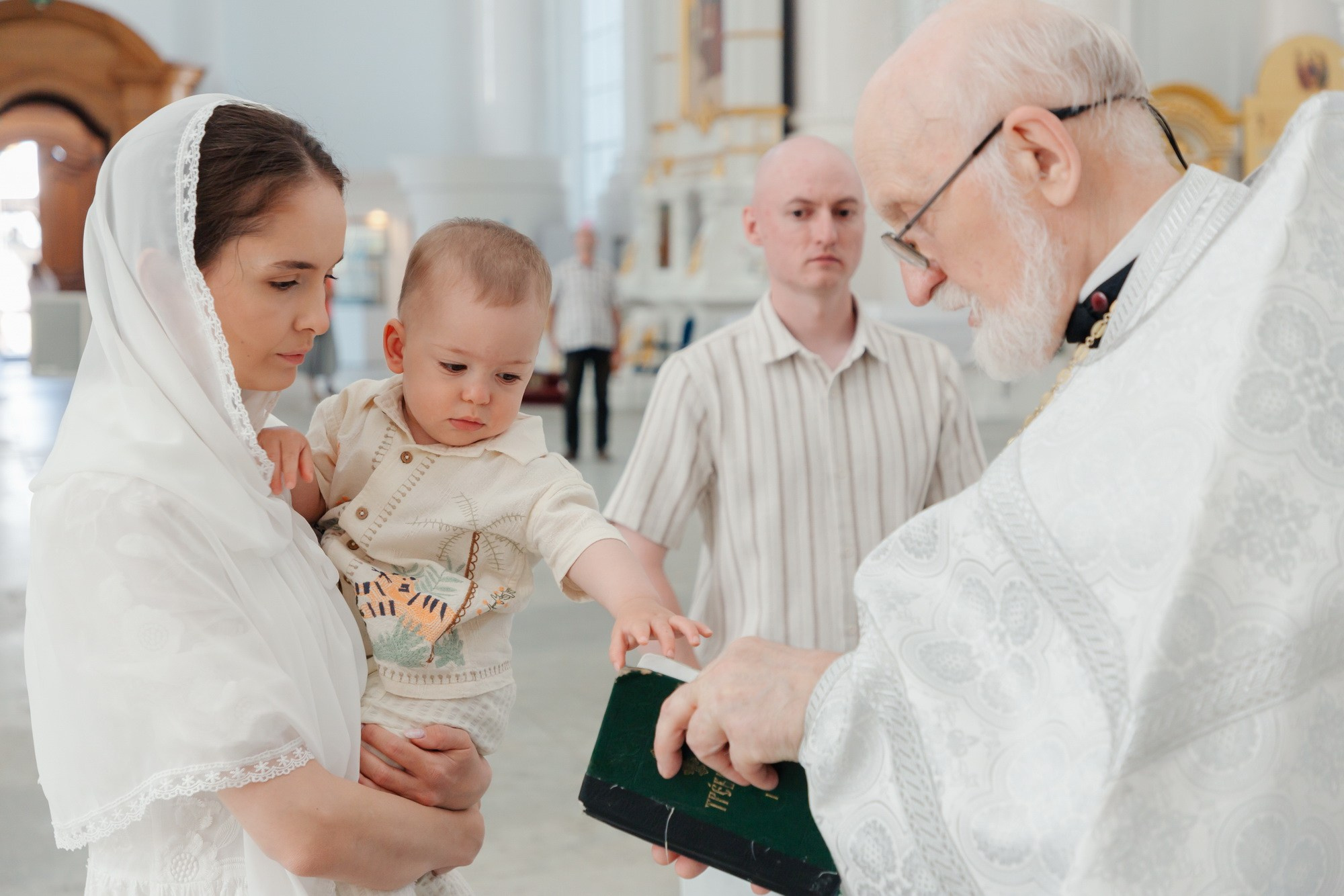 Крещение в Смольном соборе. Фотограф крещение венчание в Петербурге! Помогает подобрать храм и посоветовал душевного батюшку в СПб
