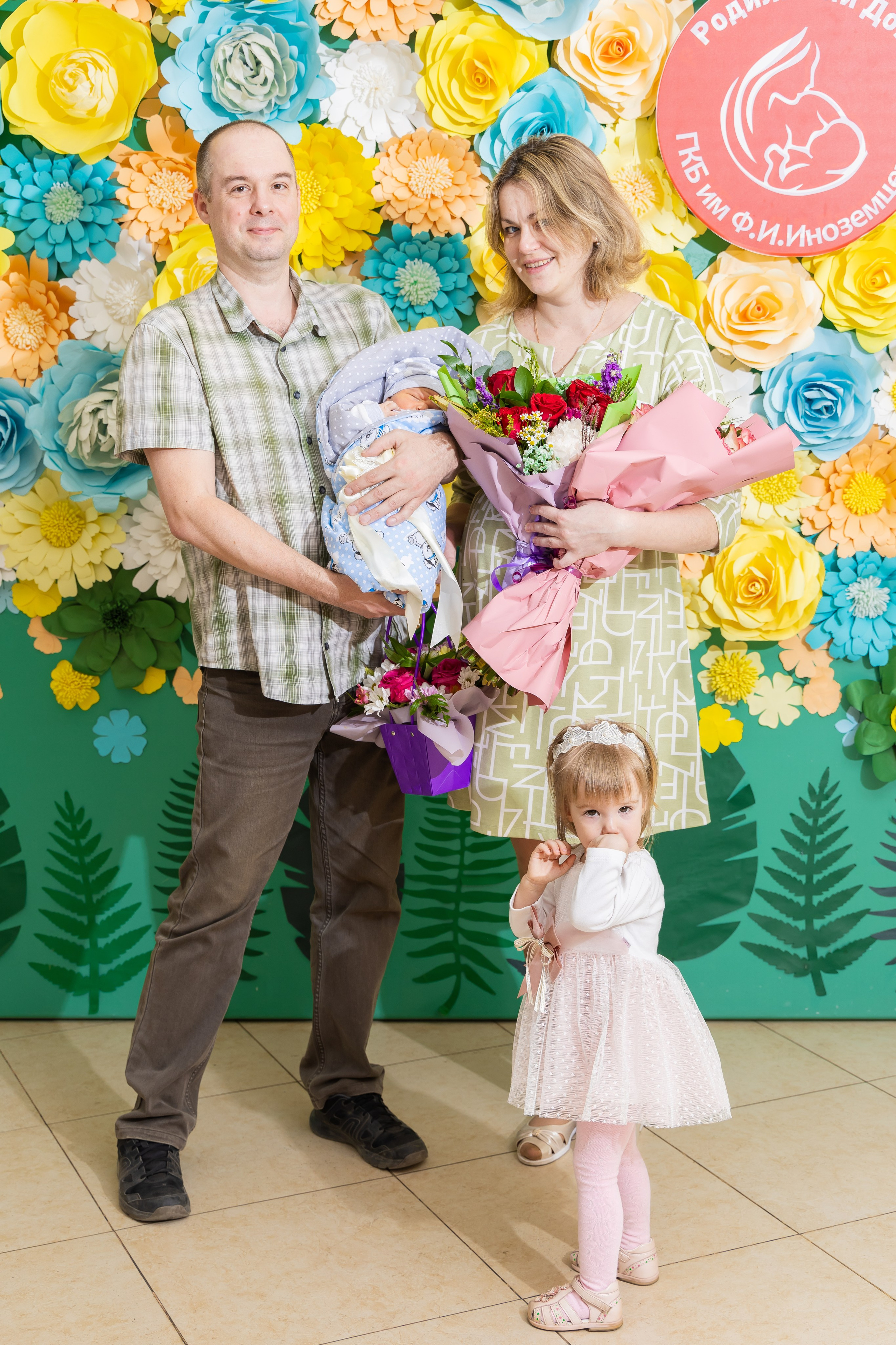 Выписка из роддома. Photomantis