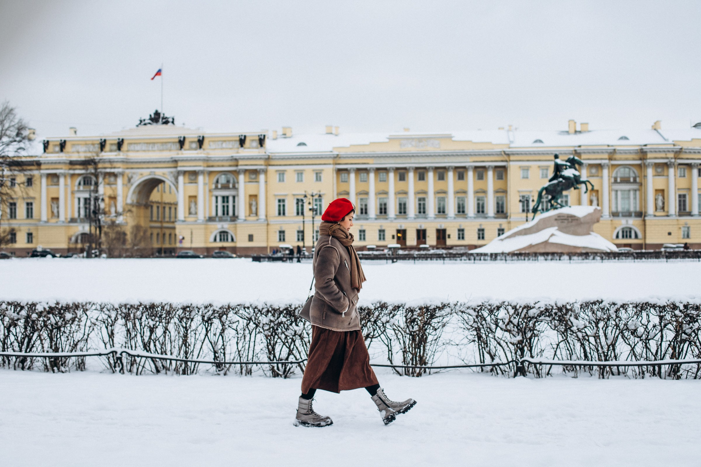 Анастасия в феврале. Фотопрогулка в Петербурге. Индивидуальный и семейный фотограф в Санкт-Петербурге