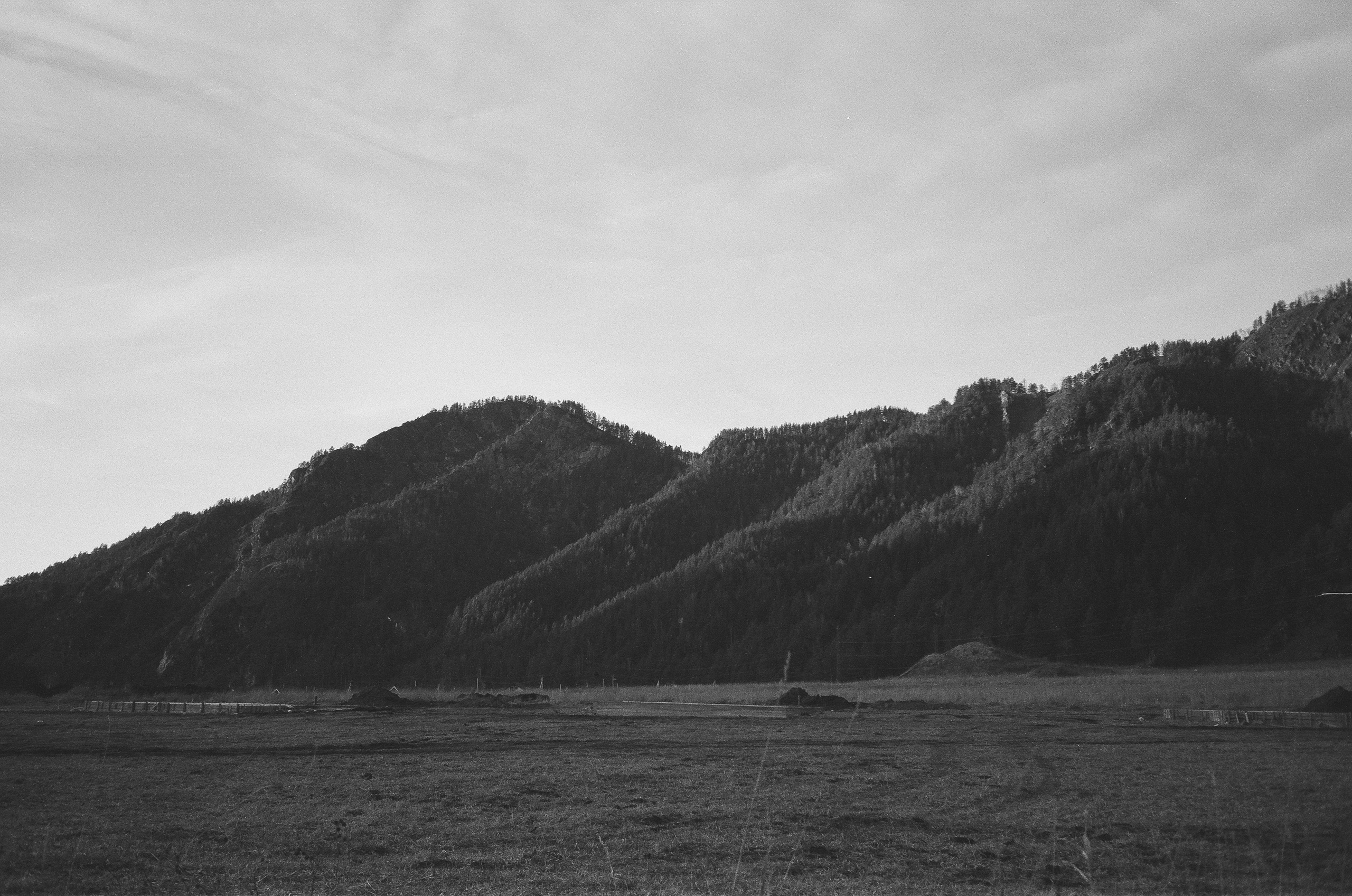 Деревня Берендеевка и кафе Лампа в верхах Алтая. Горы и поля Чемала. Фотограф-документалист Мария Осокина