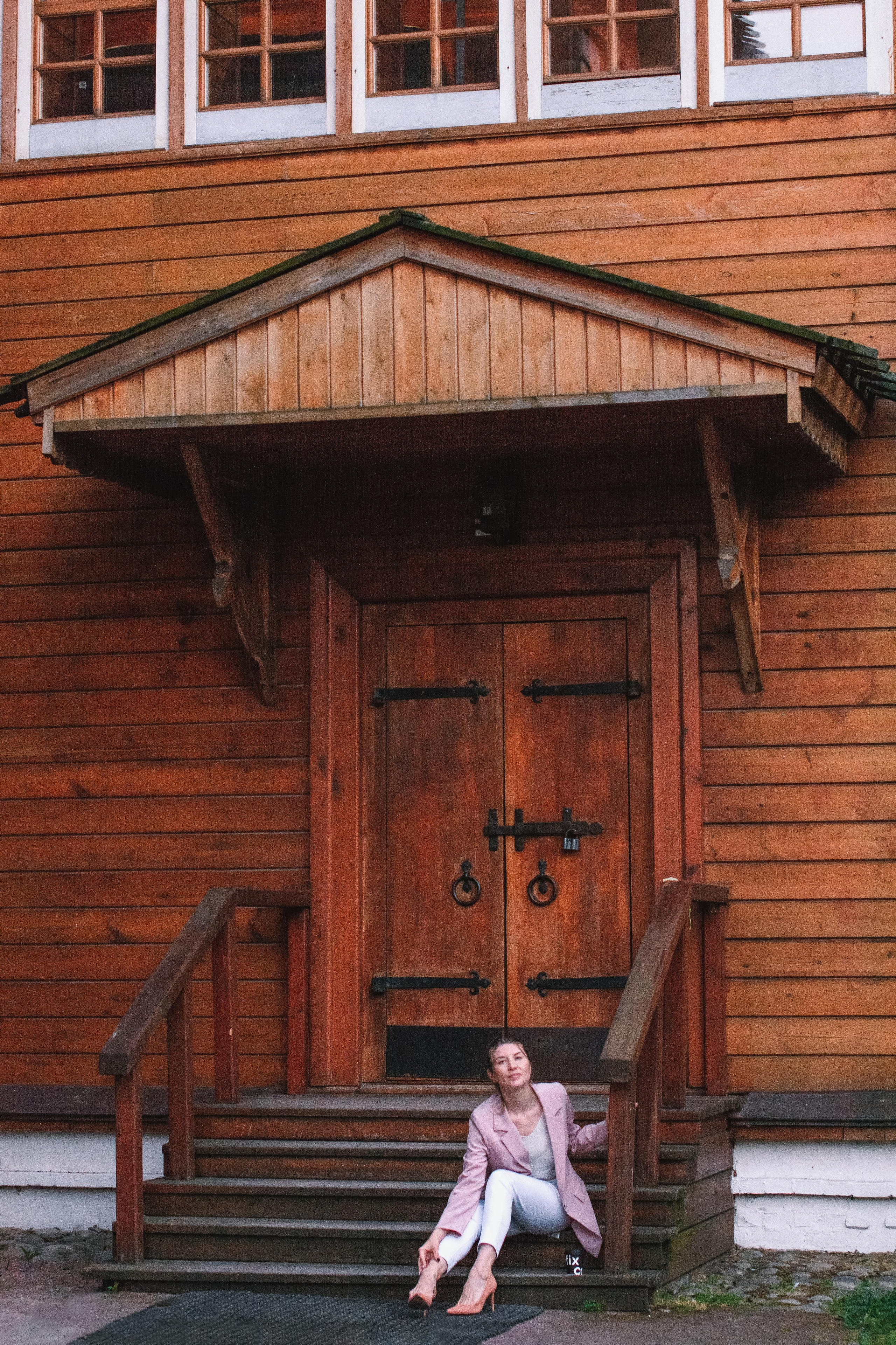 У деревянного дворца. Фотограф, фотопрогулки в Москве Наталья Стриженко