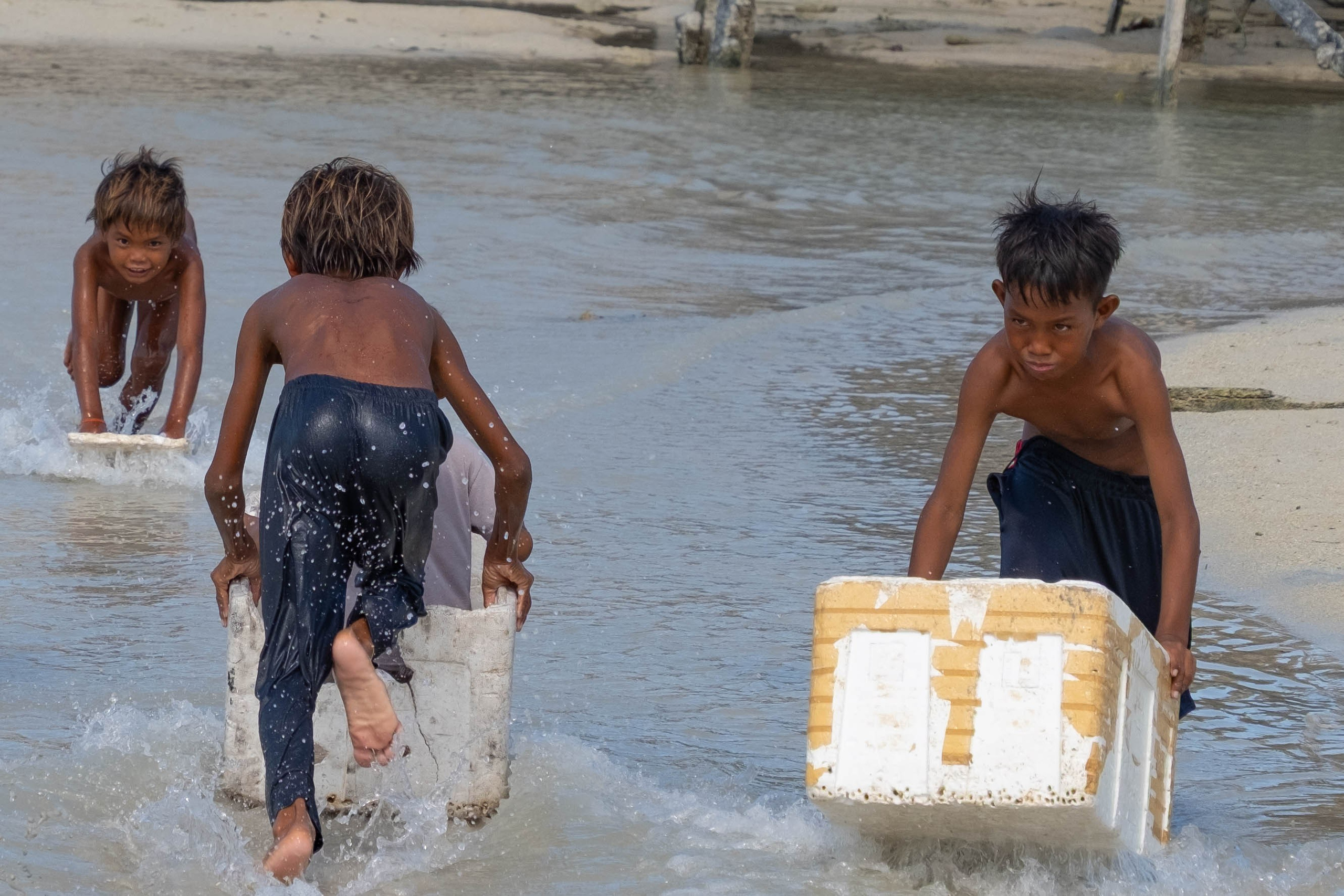 Остров. Цыгане. Фотографии из путешествий