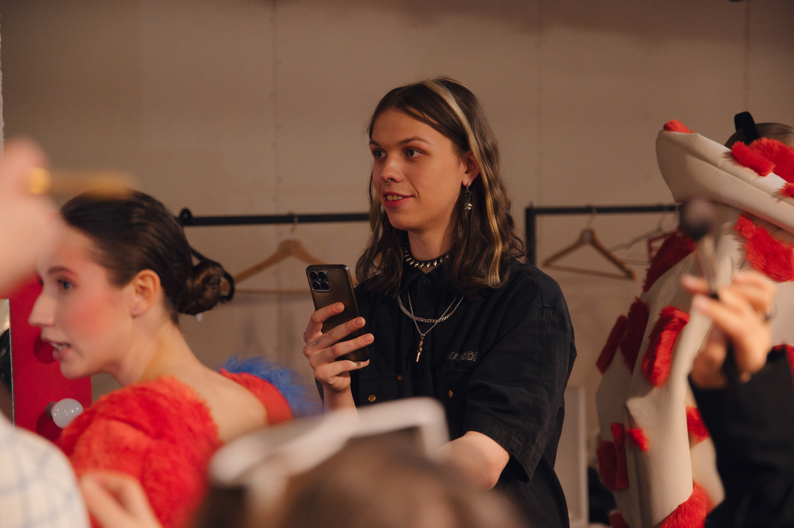 Бекстейдж показа «Новые Имена» собака.ru|ДЛТ. Портретный и репортажный фотограф в Санкт-Петербурге