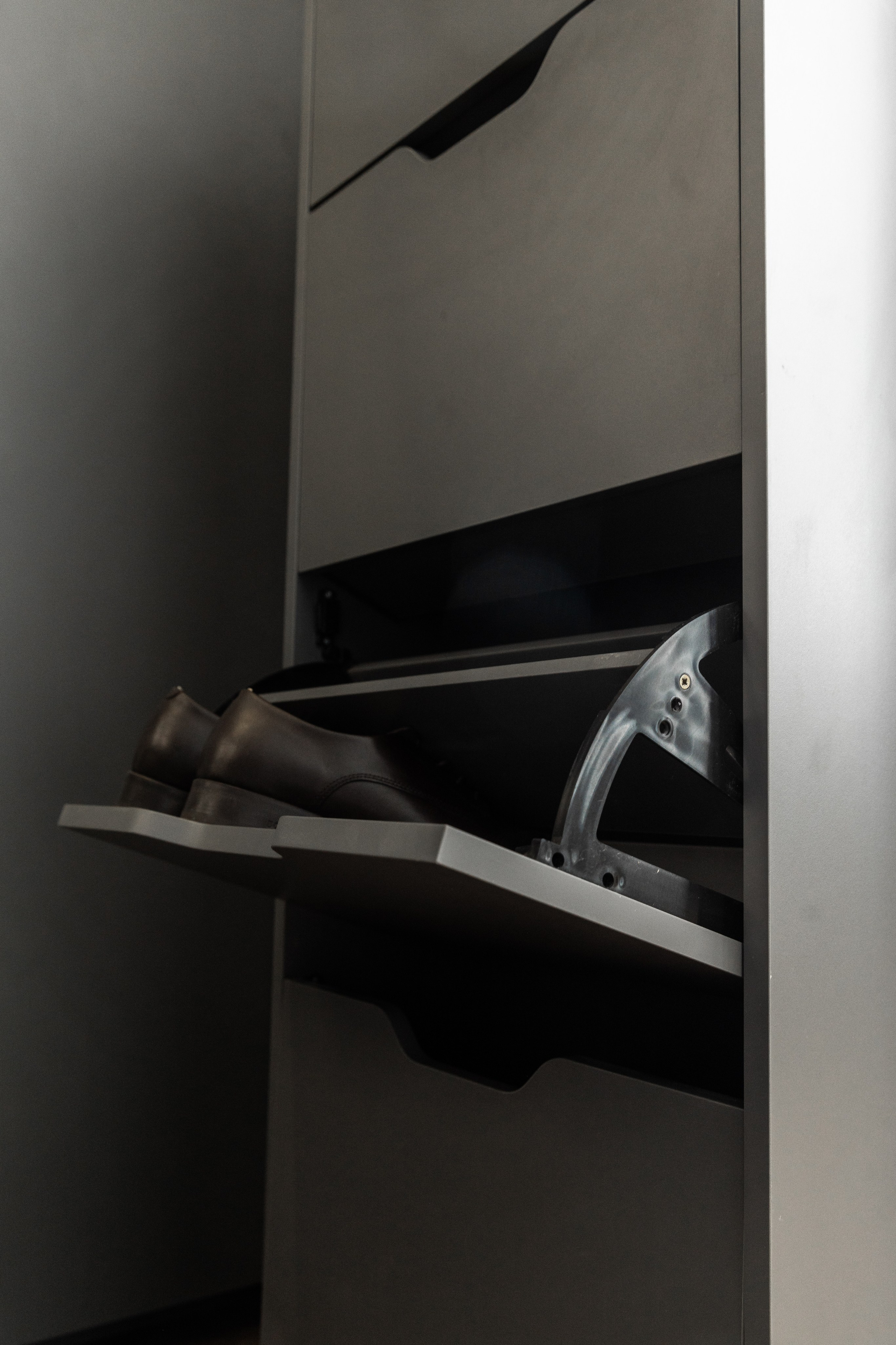 Мебель в прихожую на заказ в Томске | ЖК Левобережный Life Кандинского. ГУДРУМ — Мебель на заказ в Томске | Кухни | Шкафы | Стулья и Столы