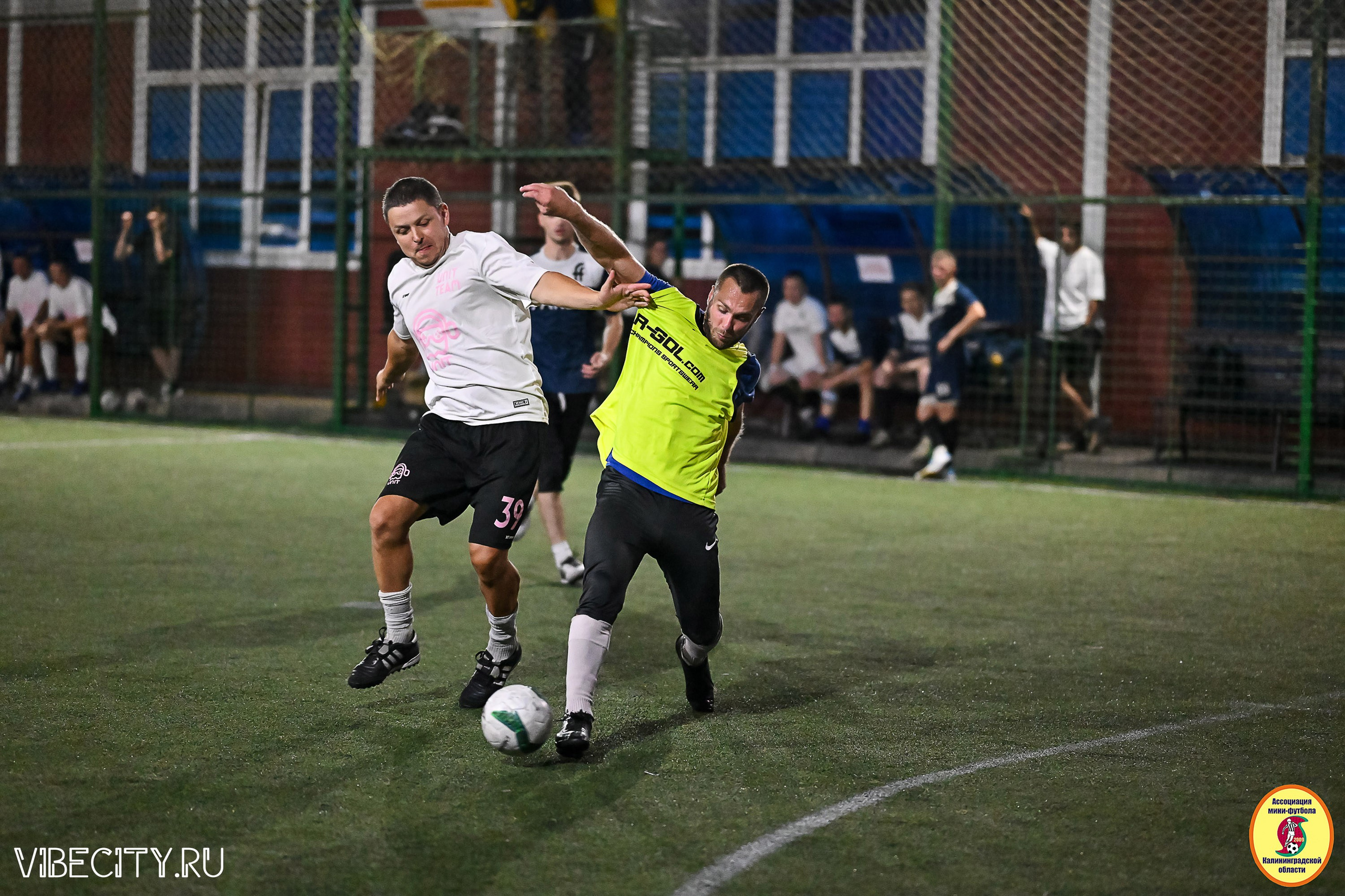 ФИНАЛЬНЫЕ ИГРЫ КУБКА МИНИ-ФУТБОЛЬНОЙ ЛИГИ И КУБКА КОРПОРАТИВНОЙ МФЛ 2025. VIBECITY.RU Вайб Сити Ру Фоторепортажи Фотоотчеты Калининград