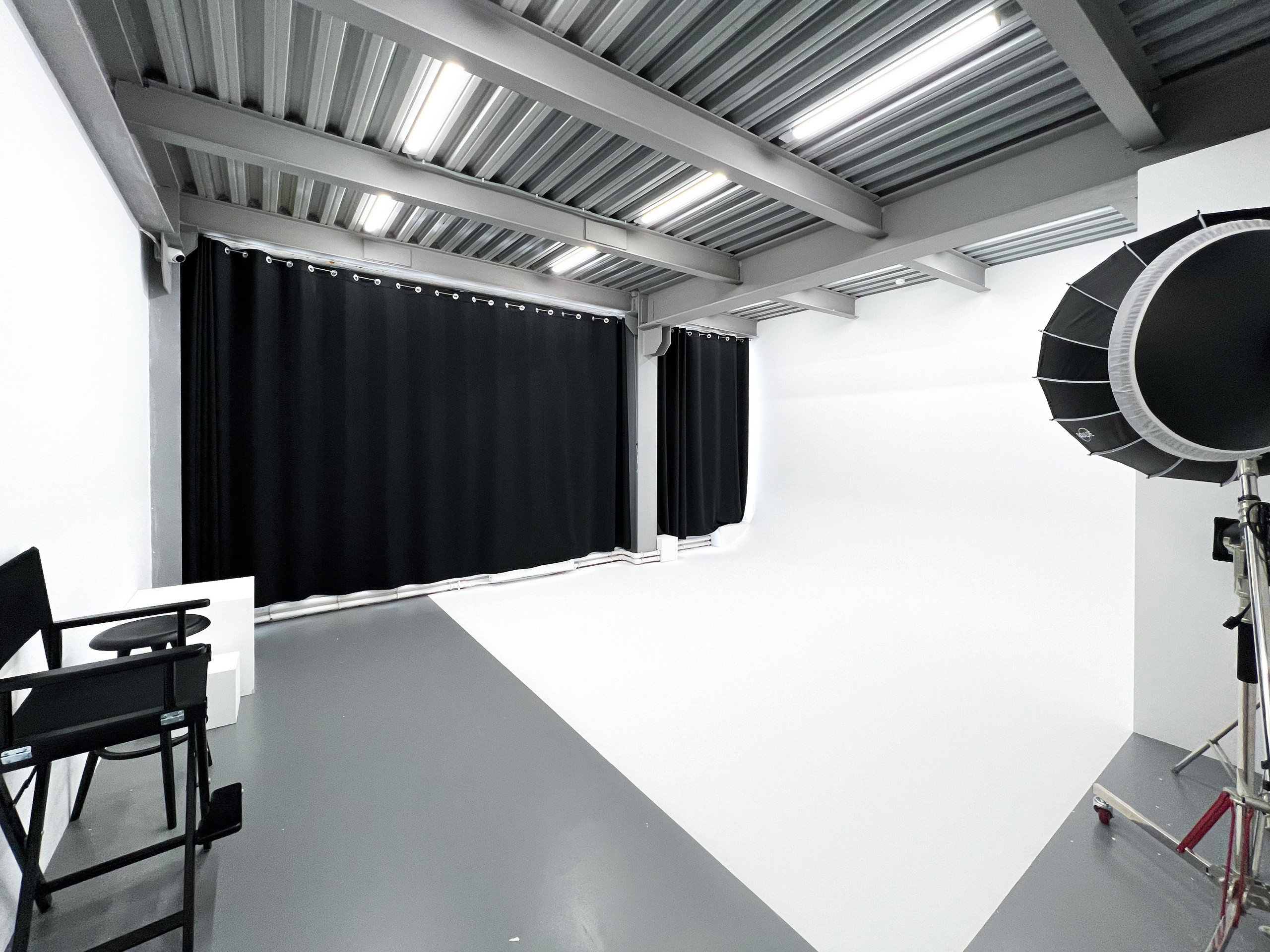 Зал Циклорама. Фотостудия Kovёr