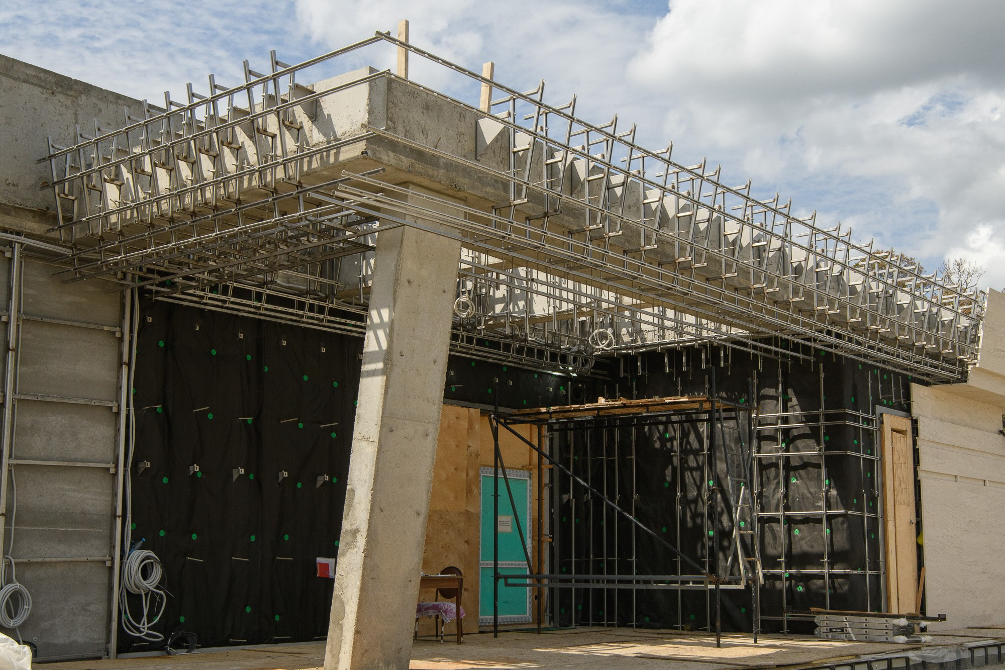 Облицовка фасадов здания камнем. Профессиональная фотосъемка. Ростов-на-Дону