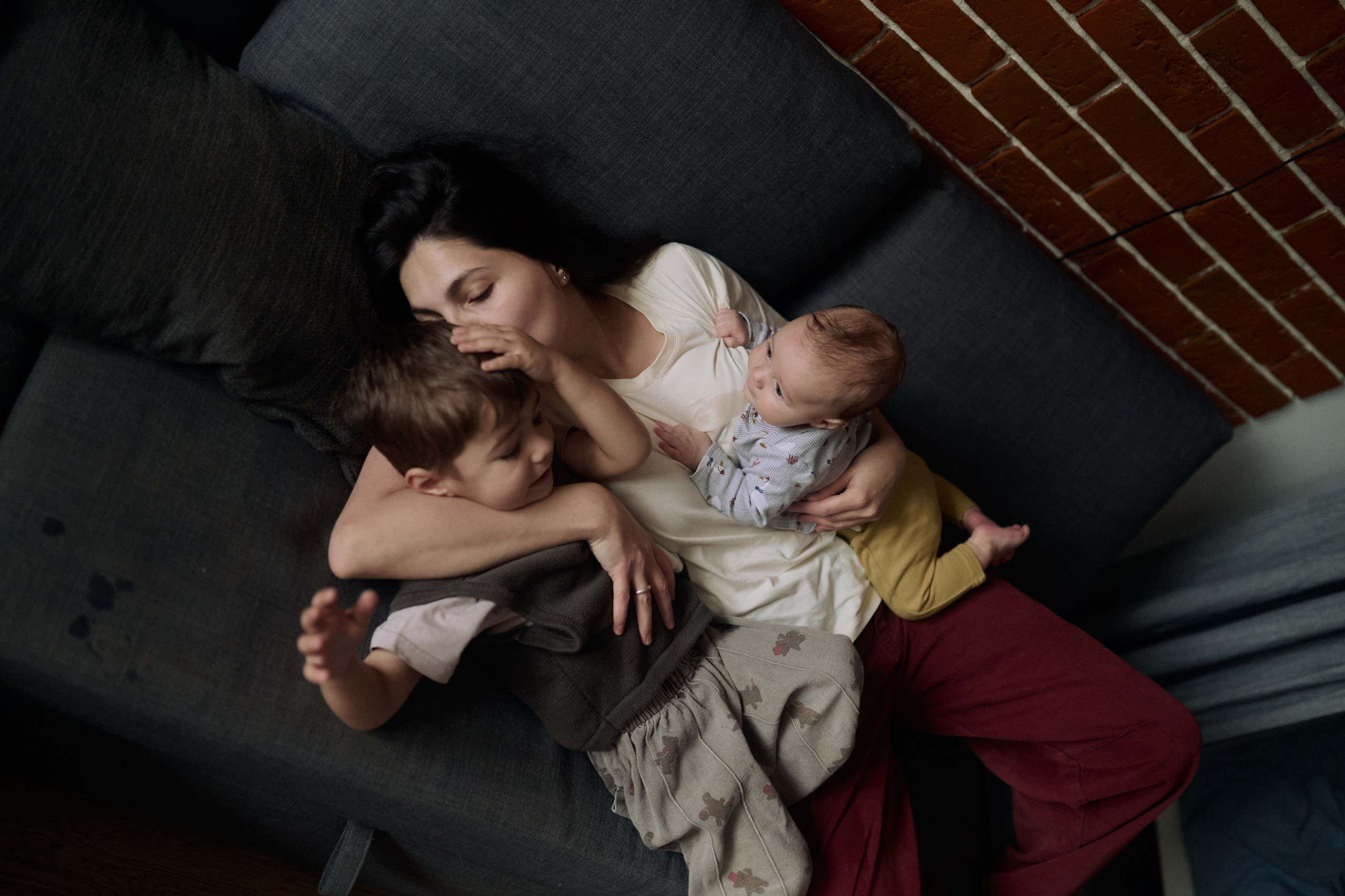 Эмир, Диана, Леон и Амин дома. Семейный и свадебный lifestyle-фотограф в Москве Мария Петрова