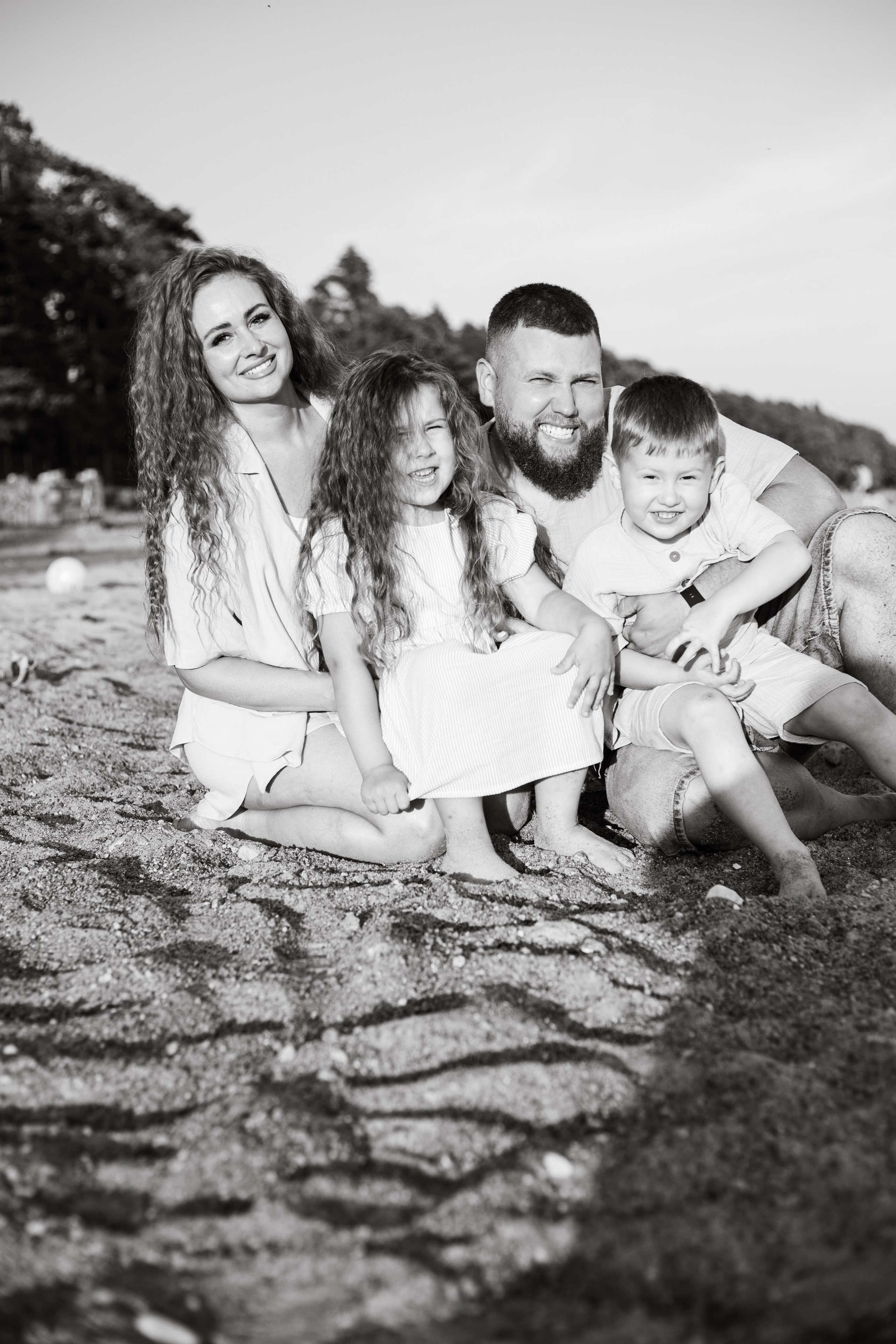 Елена с семьей на заливе. Портретный Фотограф в Санкт-Петербурге Кира Орехова