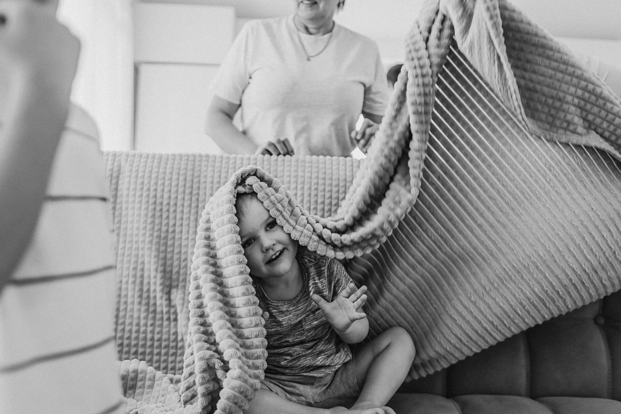 Семейная в домике (репортаж). Семейный фотограф Тюмень, фотограф на роды Салмина Мария