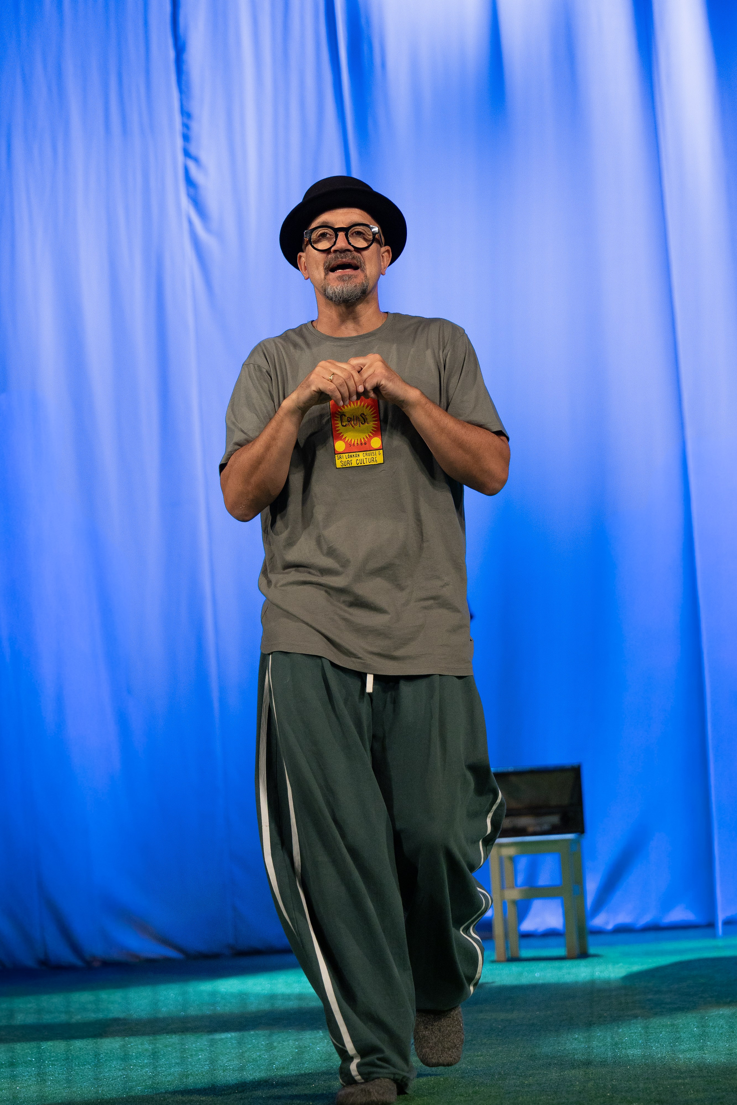 Спектакль Егора Дружинина «Всюду жизнь»