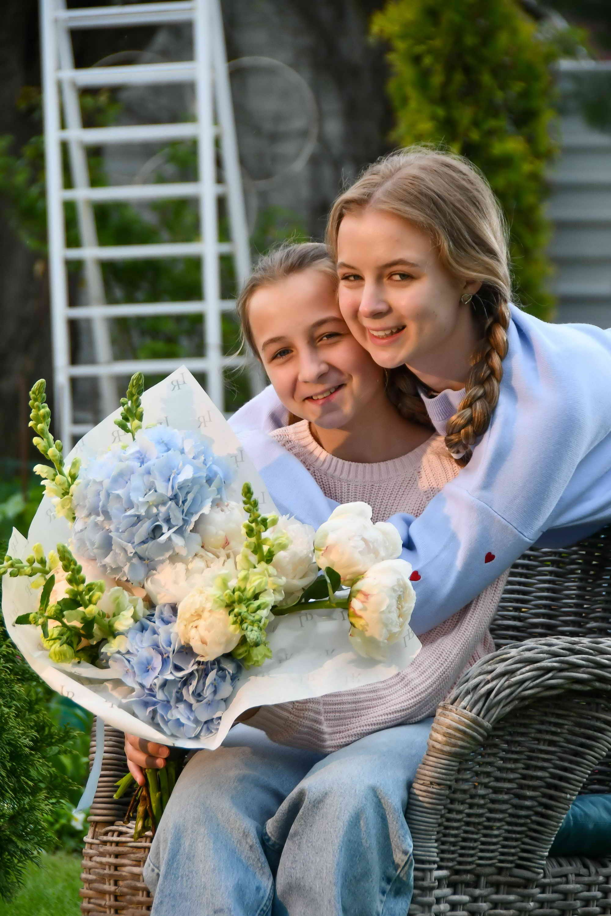 Выписка из роддома. Гуляния. Репортажный и детский фотограф в Новосибирске