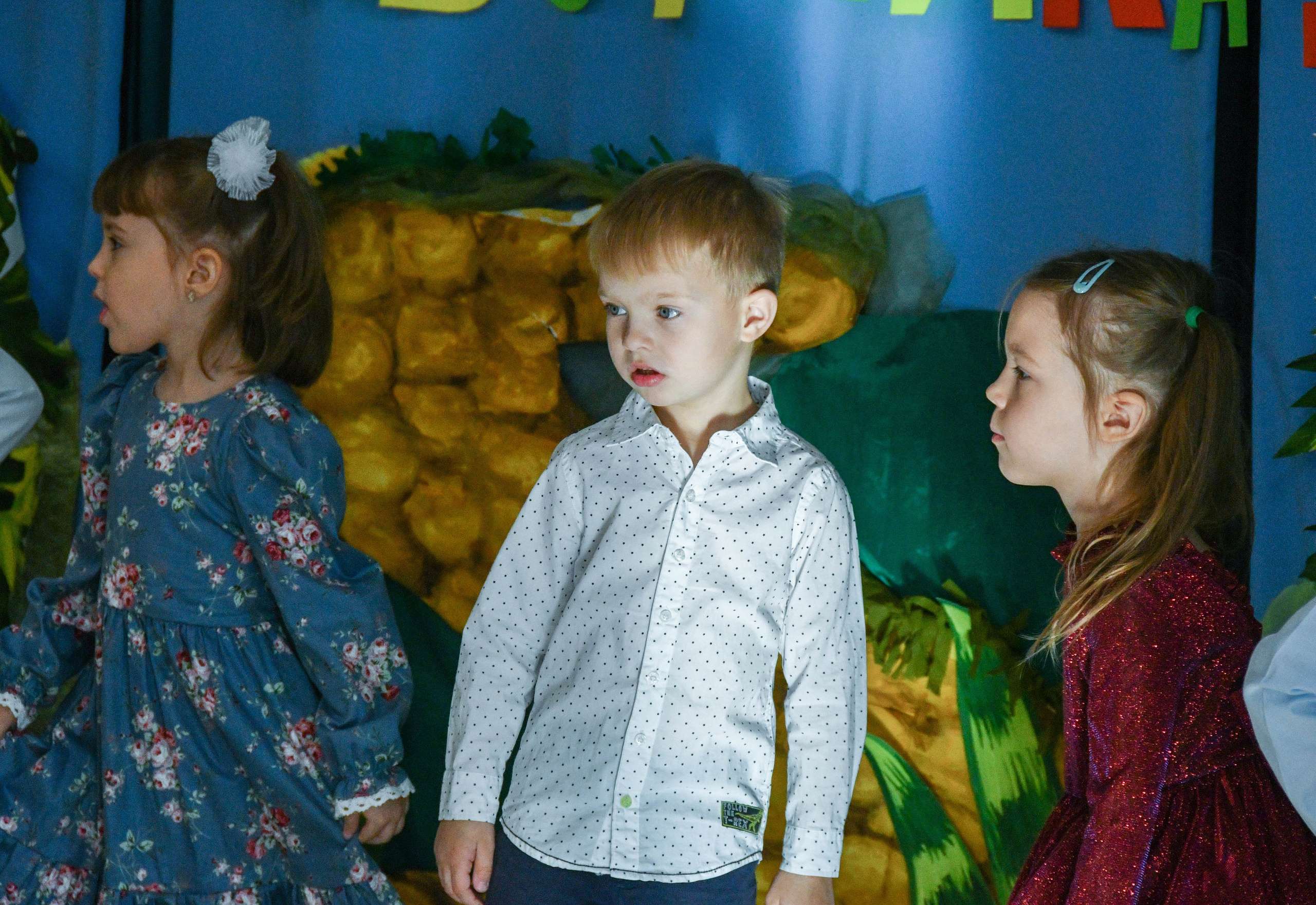 2023 г. День дошкольного работника и прогулка. Репортажный и детский фотограф в Новосибирске