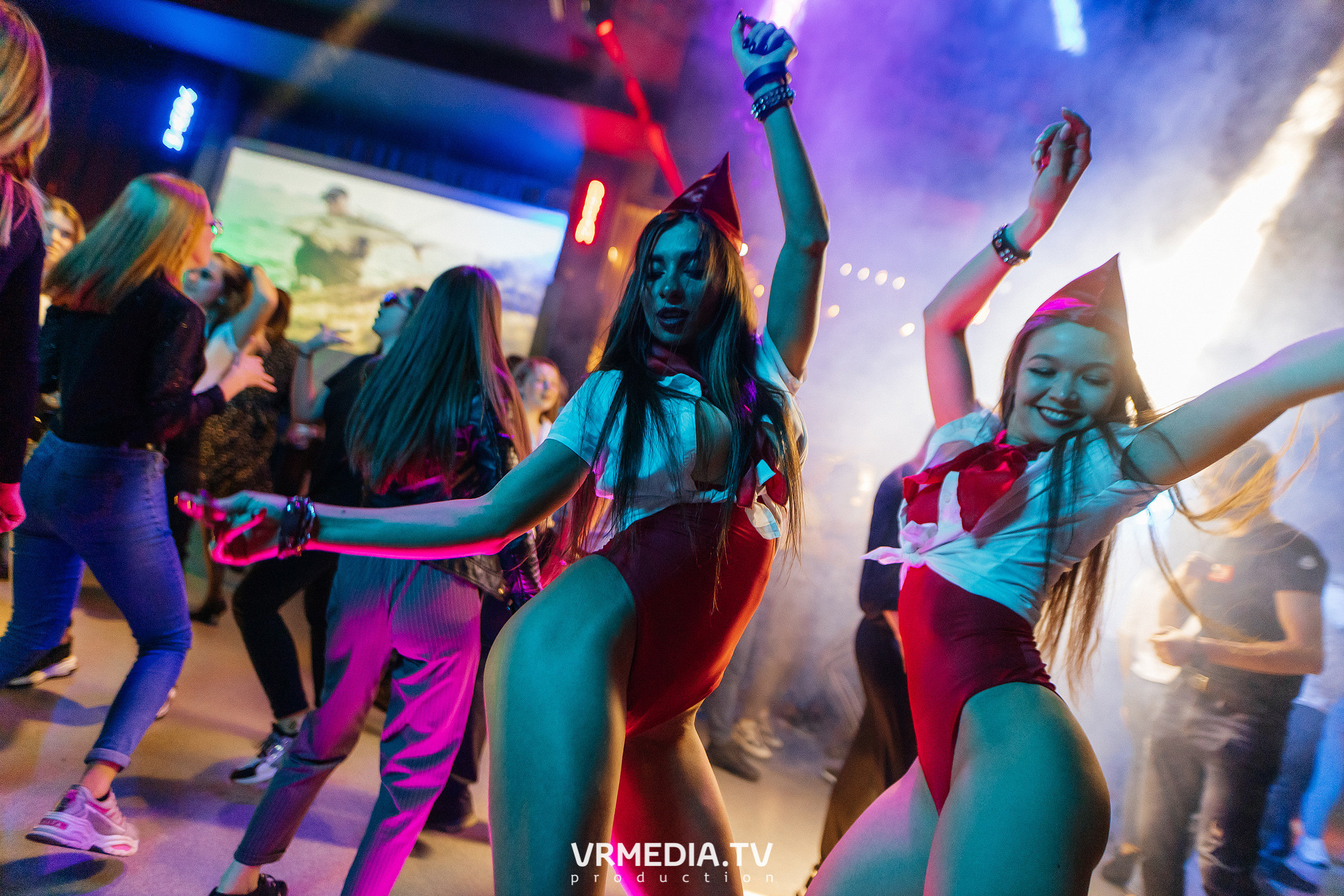 Выходные в баре «DOSKI»