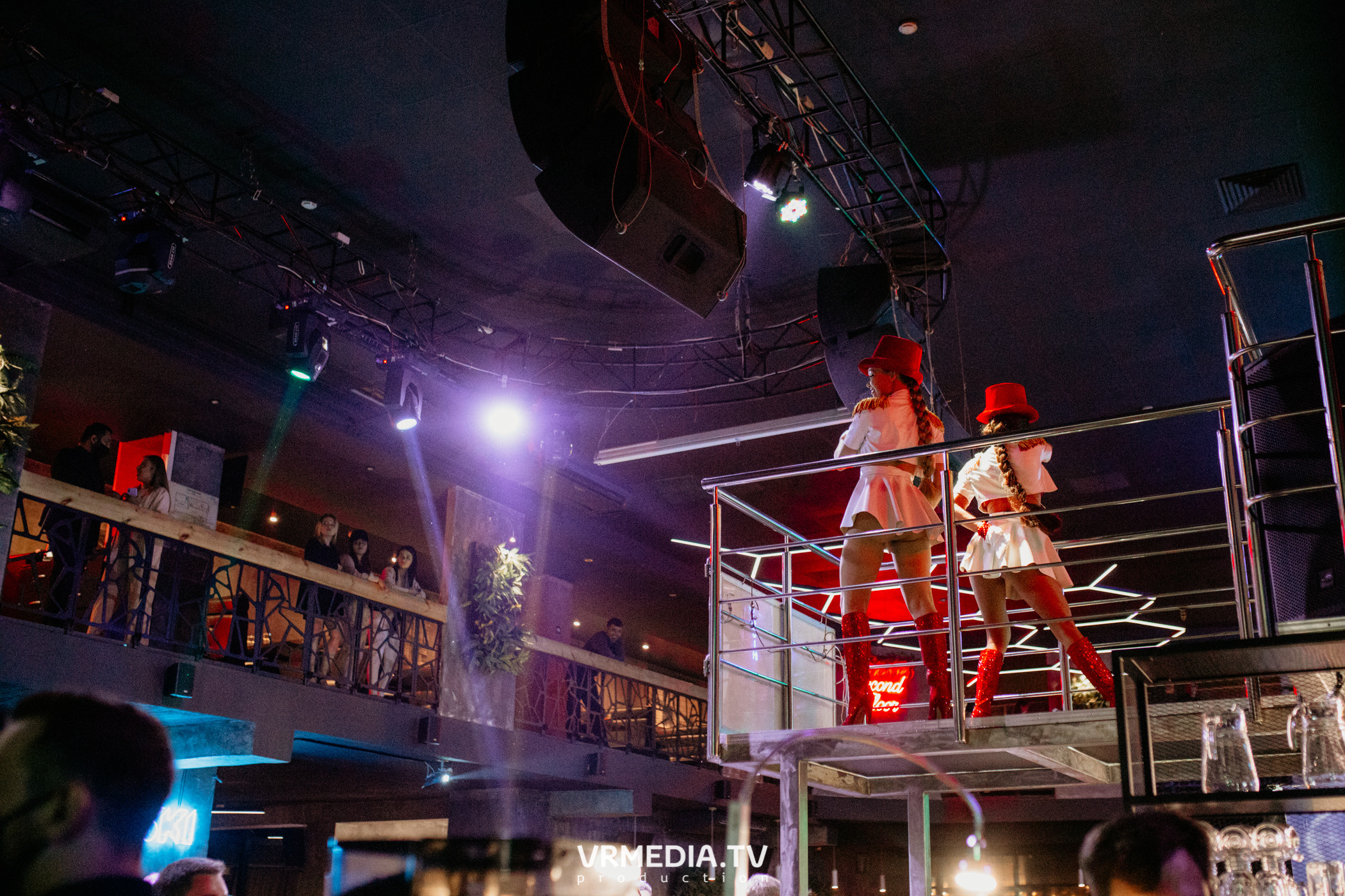 Выходные в баре «DOSKI»