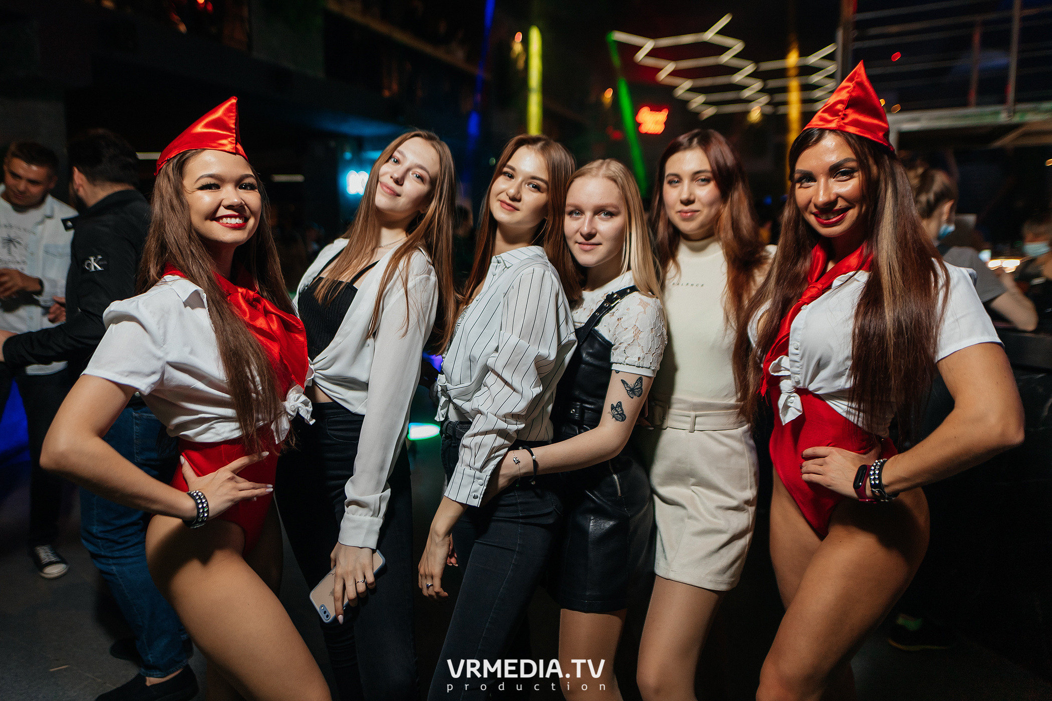 Выходные в баре «DOSKI»