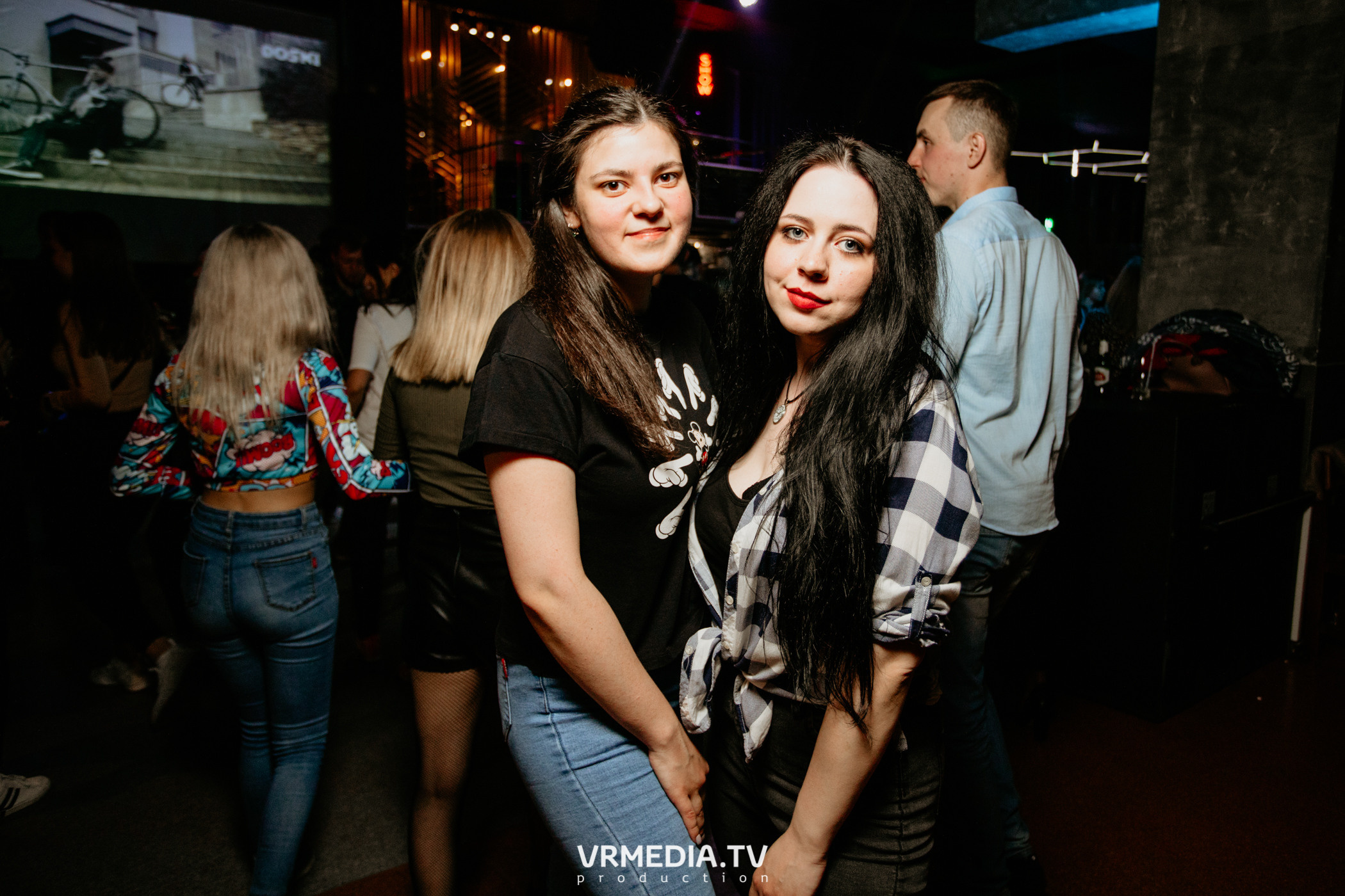 Выходные в баре «DOSKI»