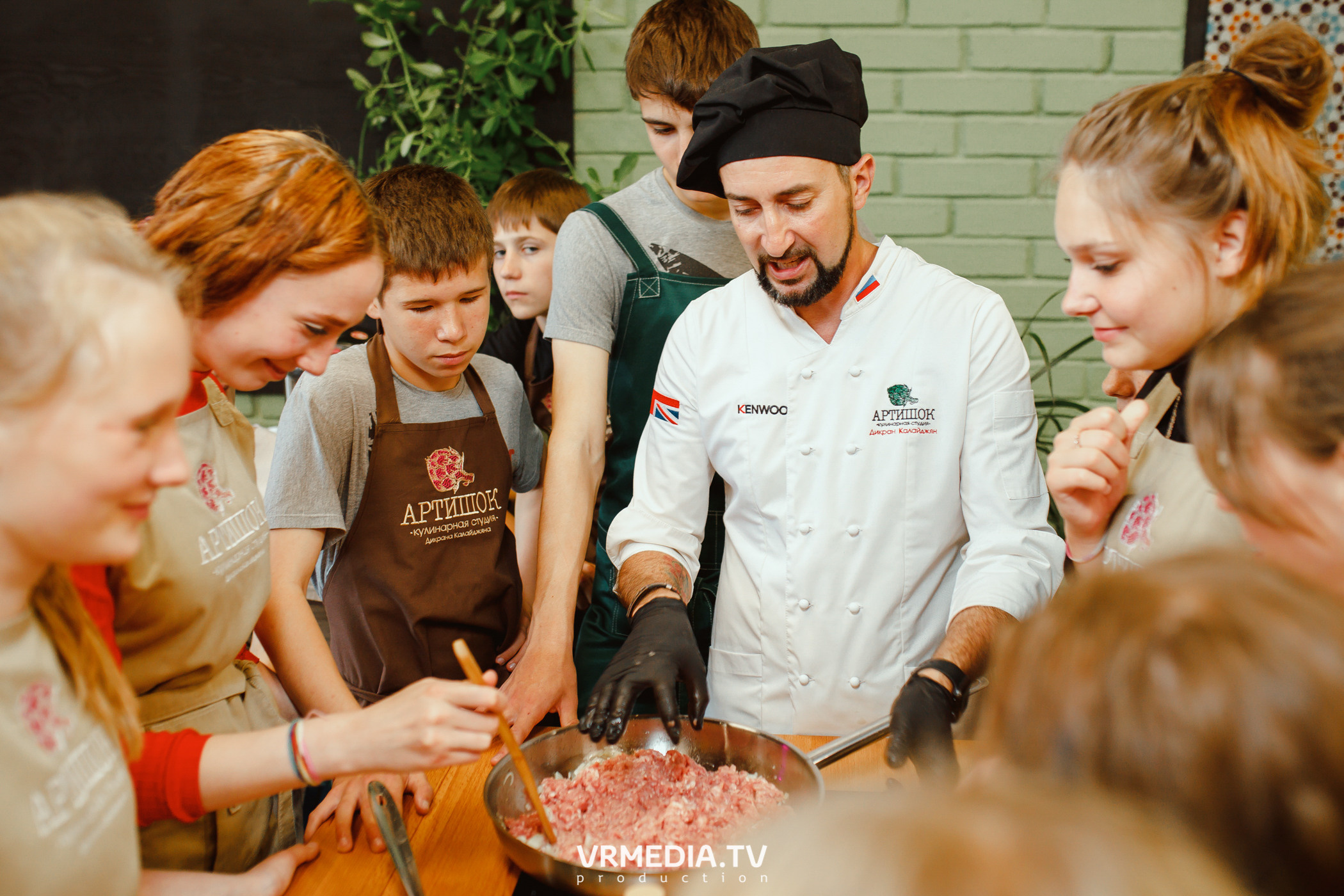 Выпускной 9 класс детского дома #105 в студии «Артишок»