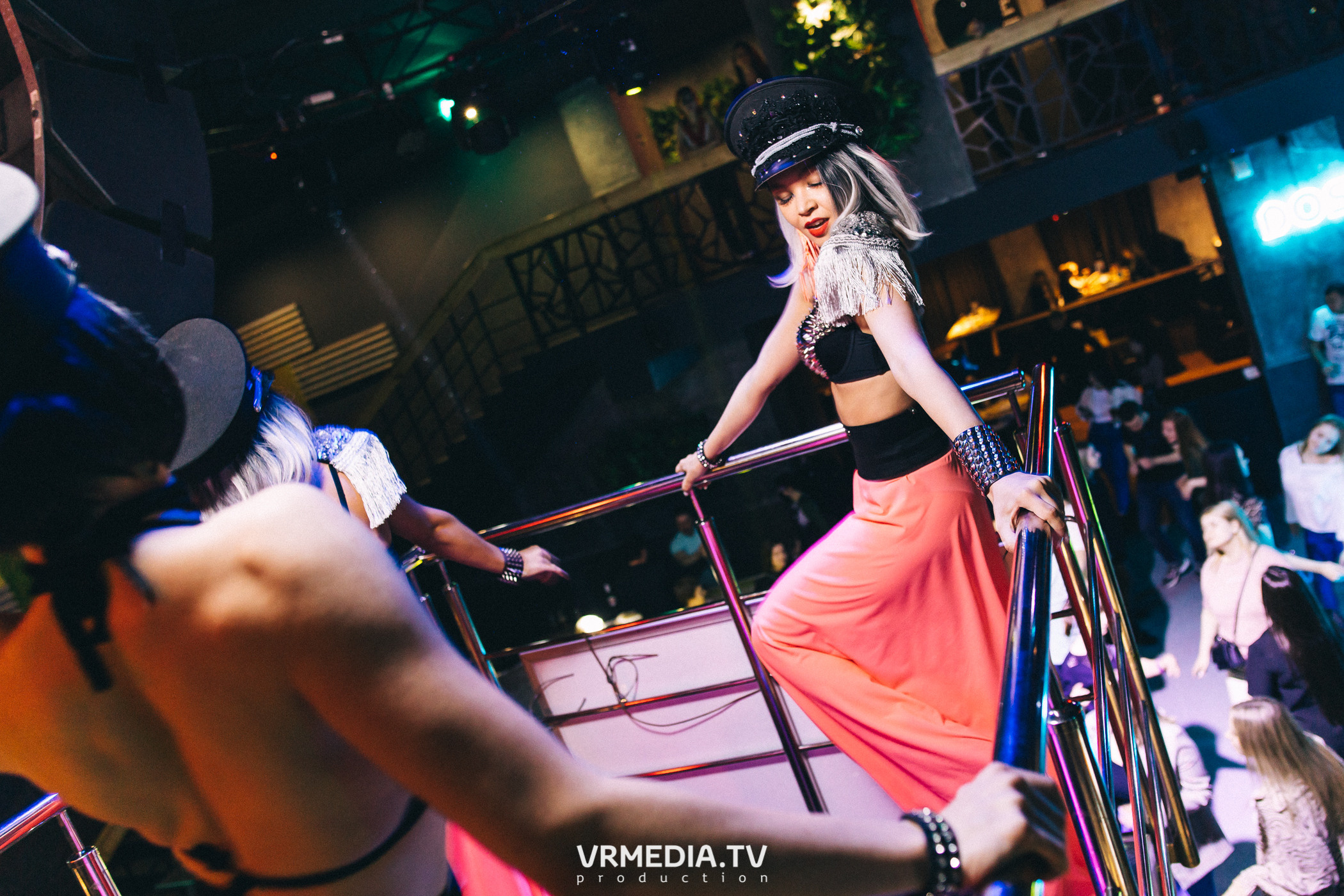 Выходные в баре «DOSKI»