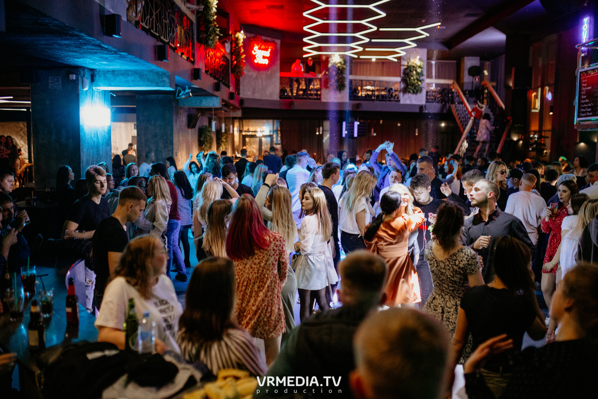 Выходные в баре «DOSKI»