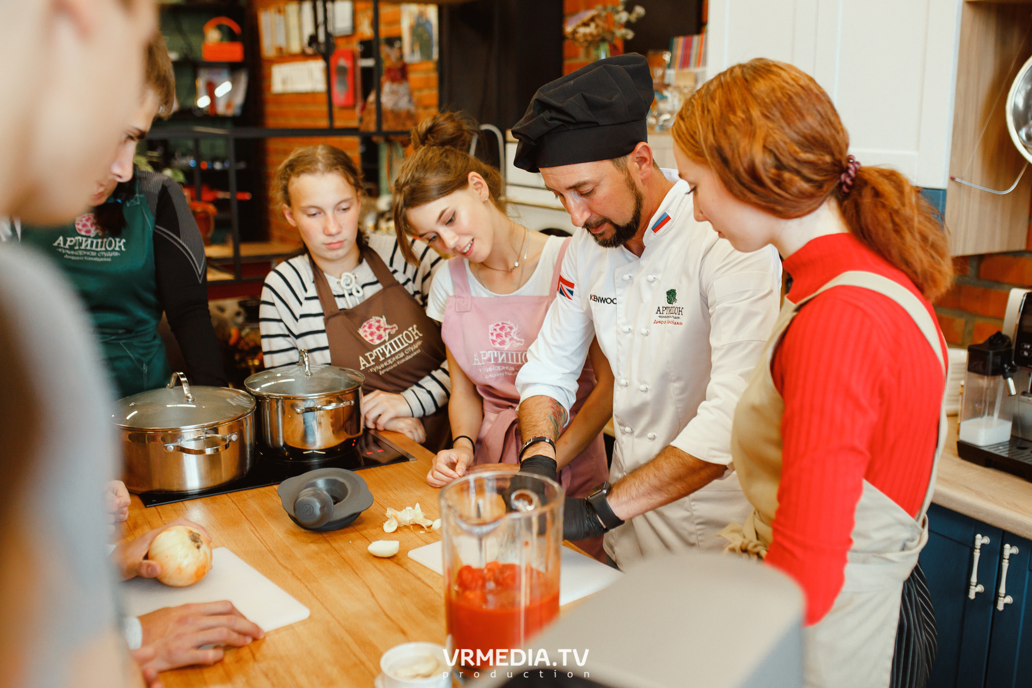Выпускной 9 класс детского дома #105 в студии «Артишок»