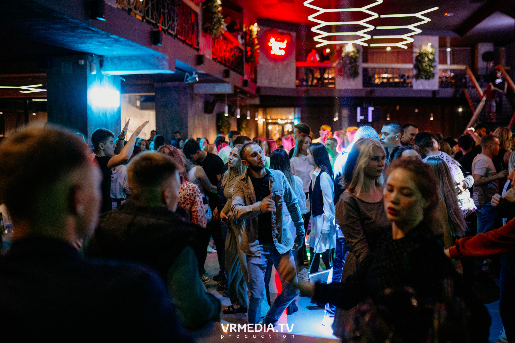 Выходные в баре «DOSKI»