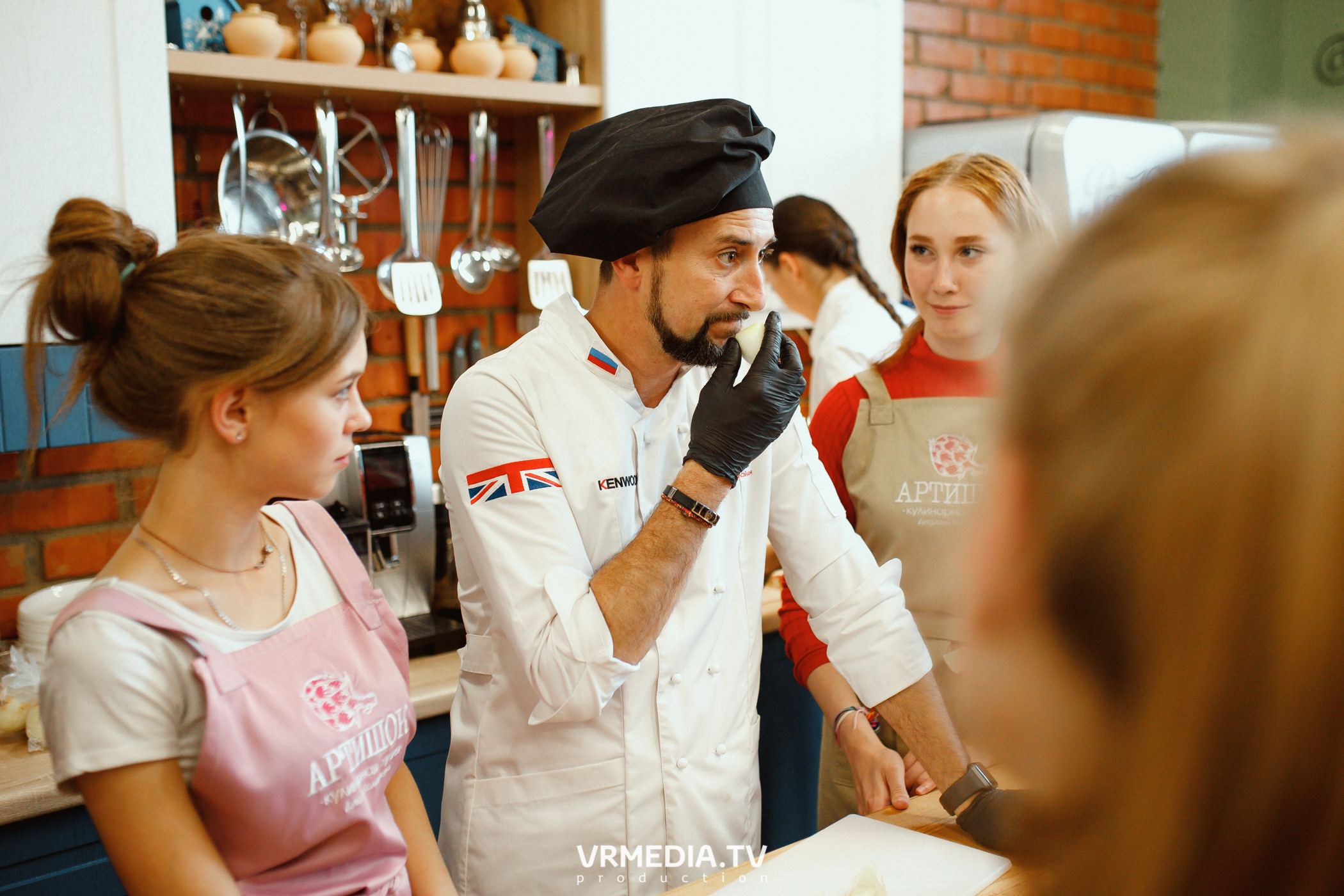 Выпускной 9 класс детского дома #105 в студии «Артишок»