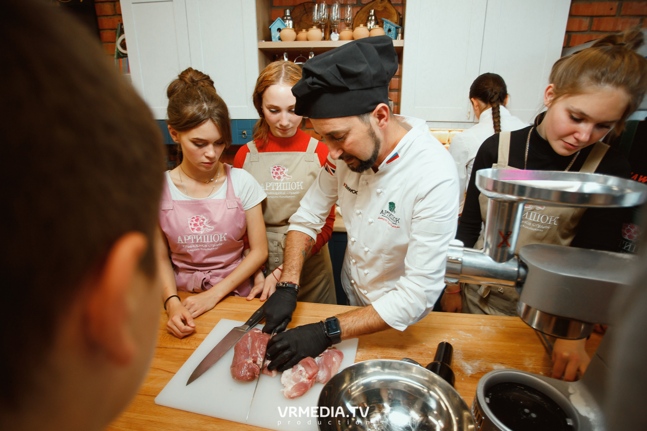 Выпускной 9 класс детского дома #105 в студии «Артишок»