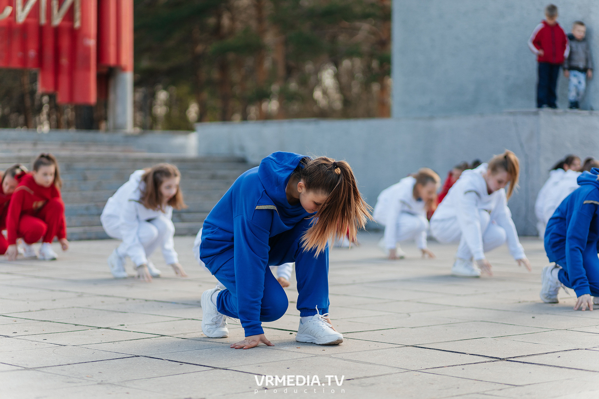 Флэшмоб студии-школы Аллы Духовой «Todes» Кемерово в честь дня Великой