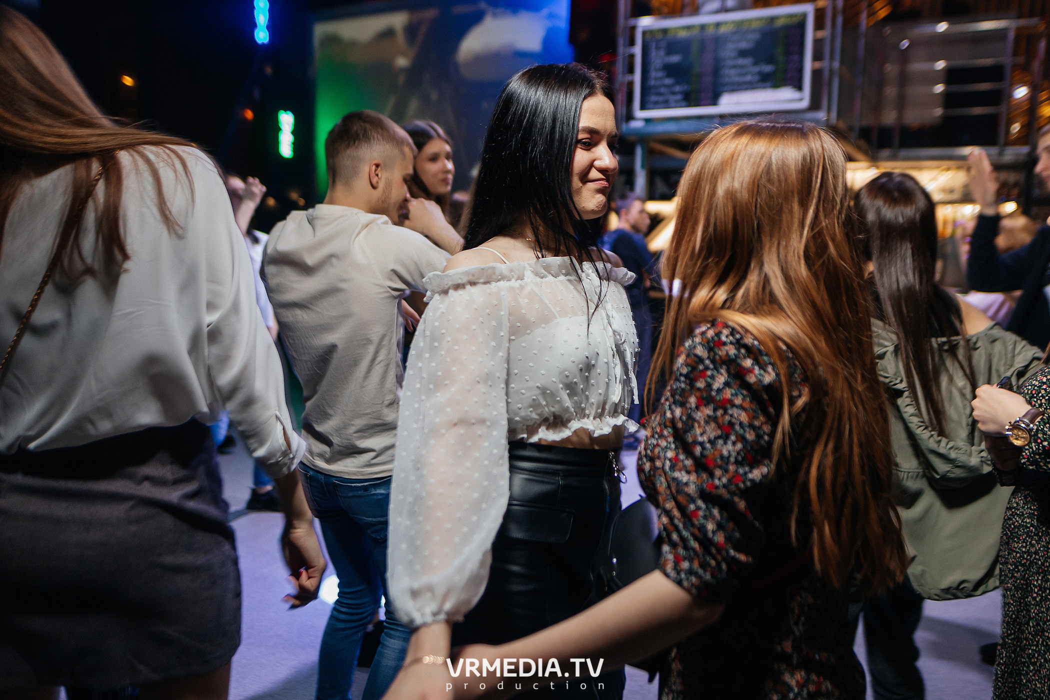 Выходные в баре «DOSKI»