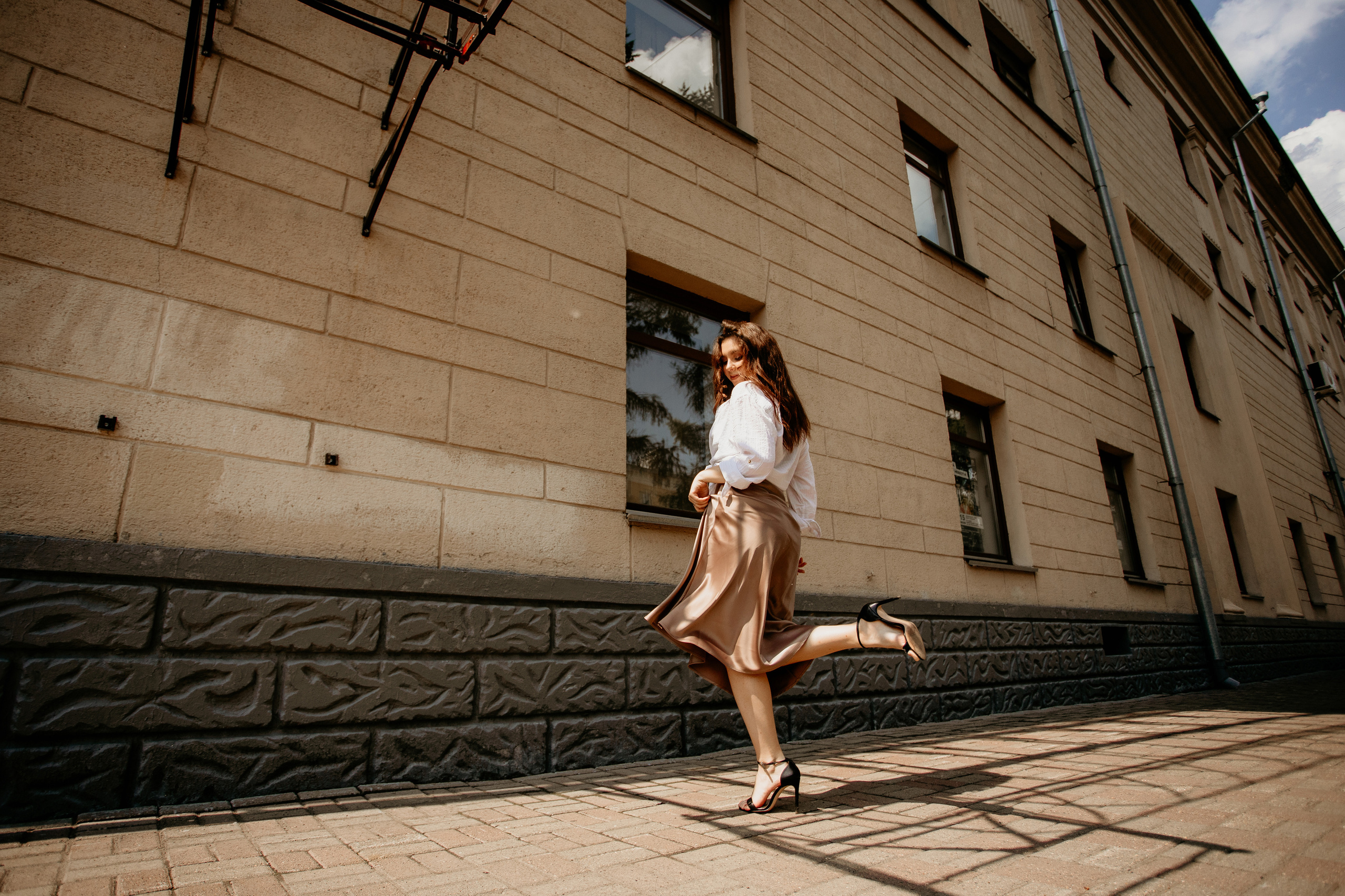 Драмтеатр (Весенняя, 11)