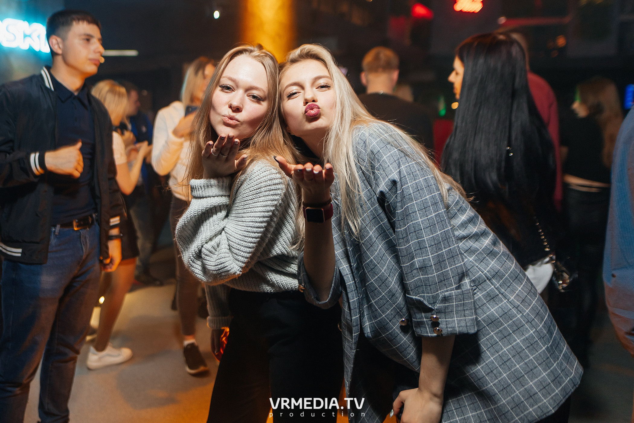 Выходные в баре «DOSKI»