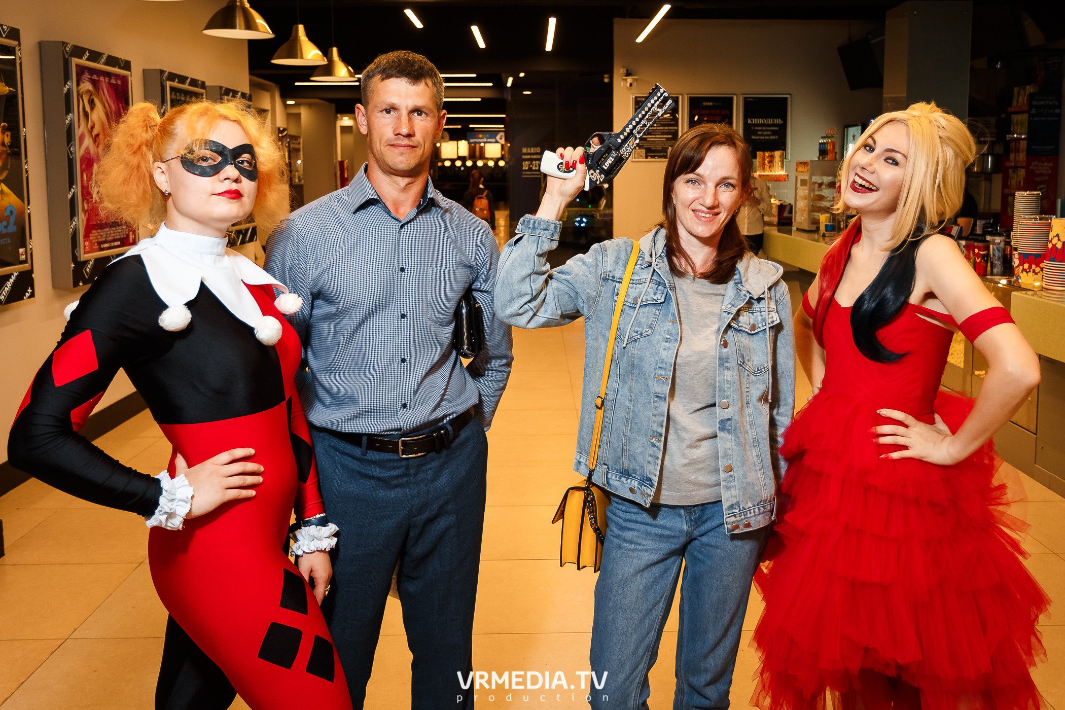 Starmax Cinema. Премьера фильма «Отряд Самоубийц»: Миссия навылет