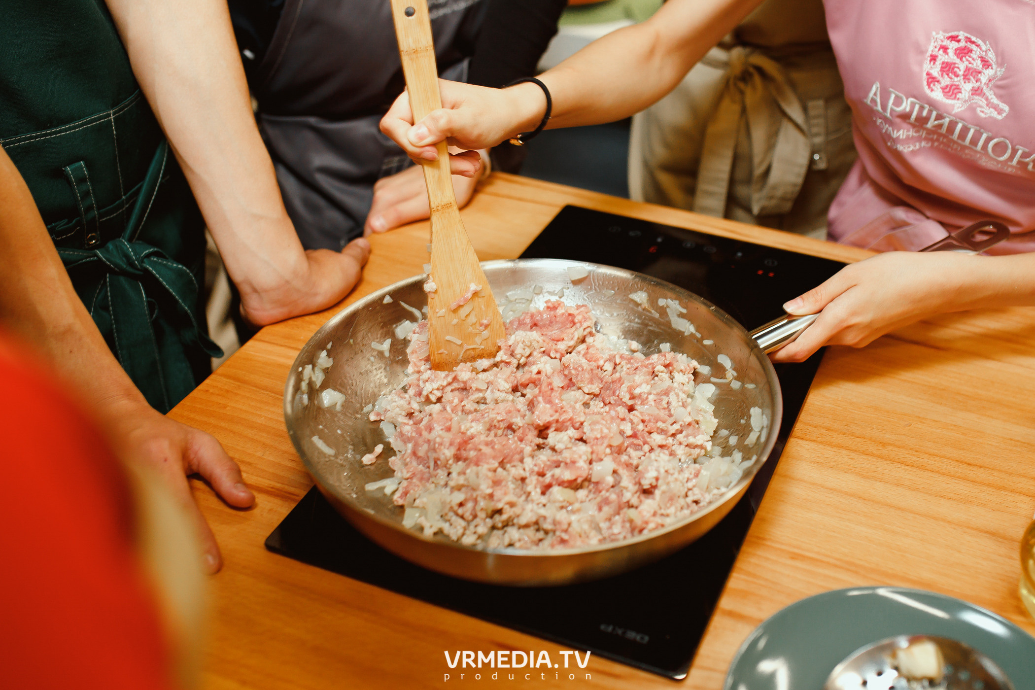 Выпускной 9 класс детского дома #105 в студии «Артишок»